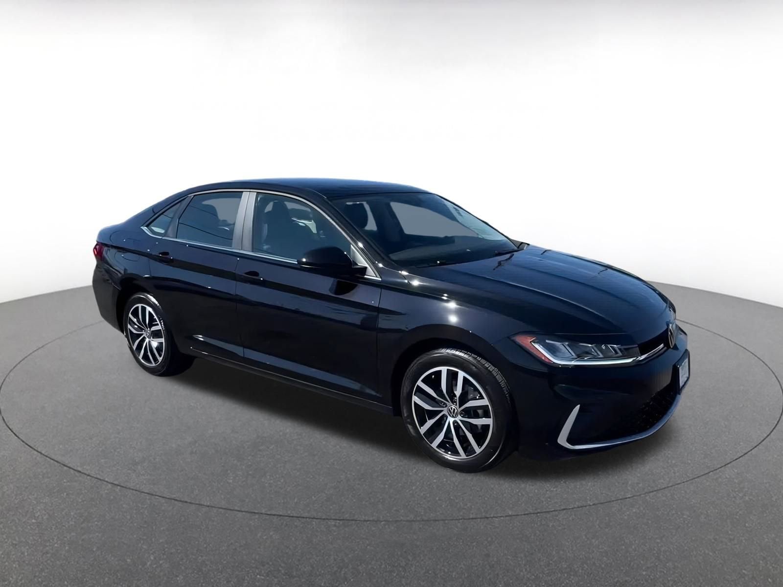 Thumbnail: 2025 Volkswagen Jetta - 2