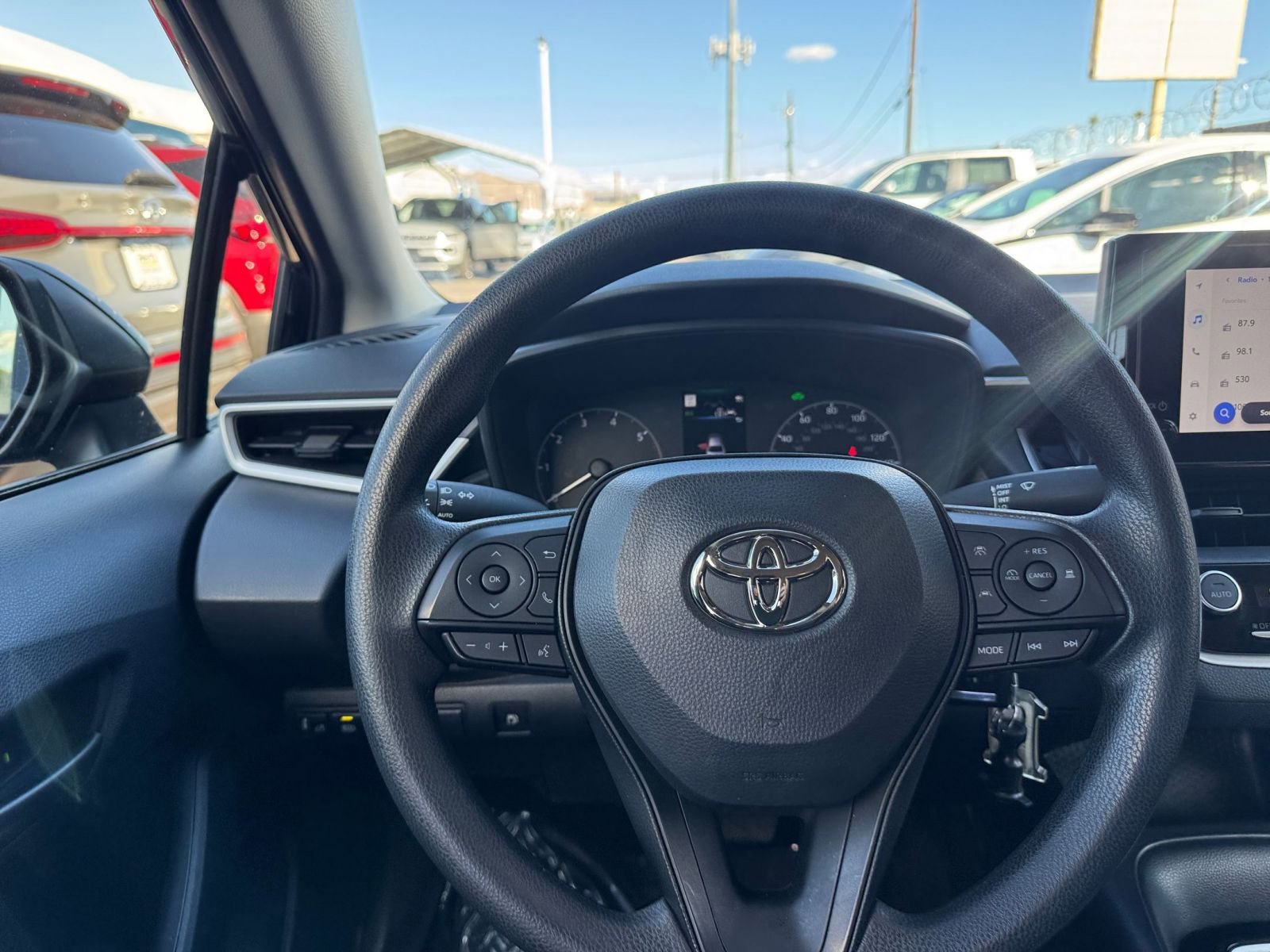 Thumbnail: 2025 Toyota Corolla - 32