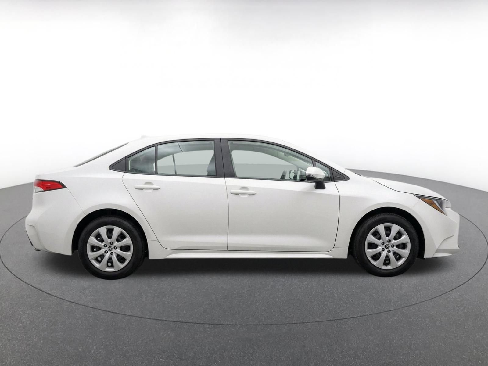 Thumbnail: 2025 Toyota Corolla - 10