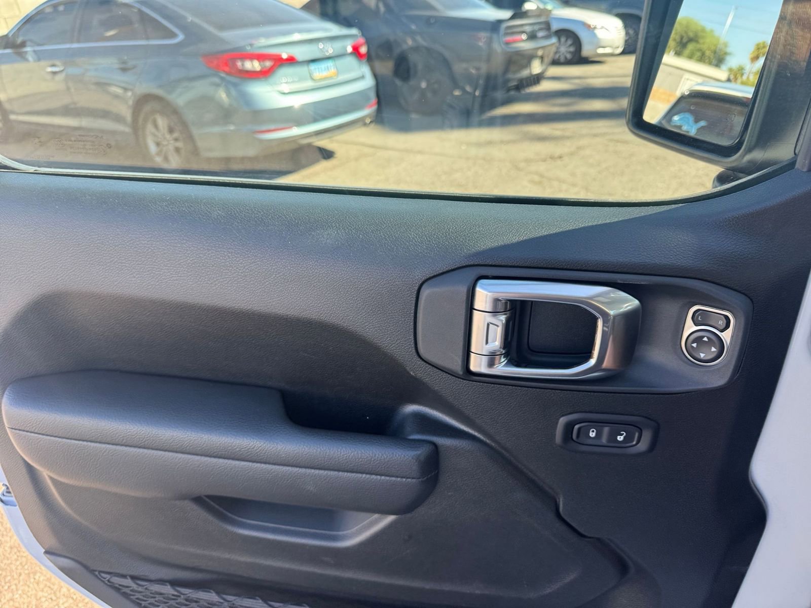 Thumbnail: 2025 Jeep Wrangler - 20