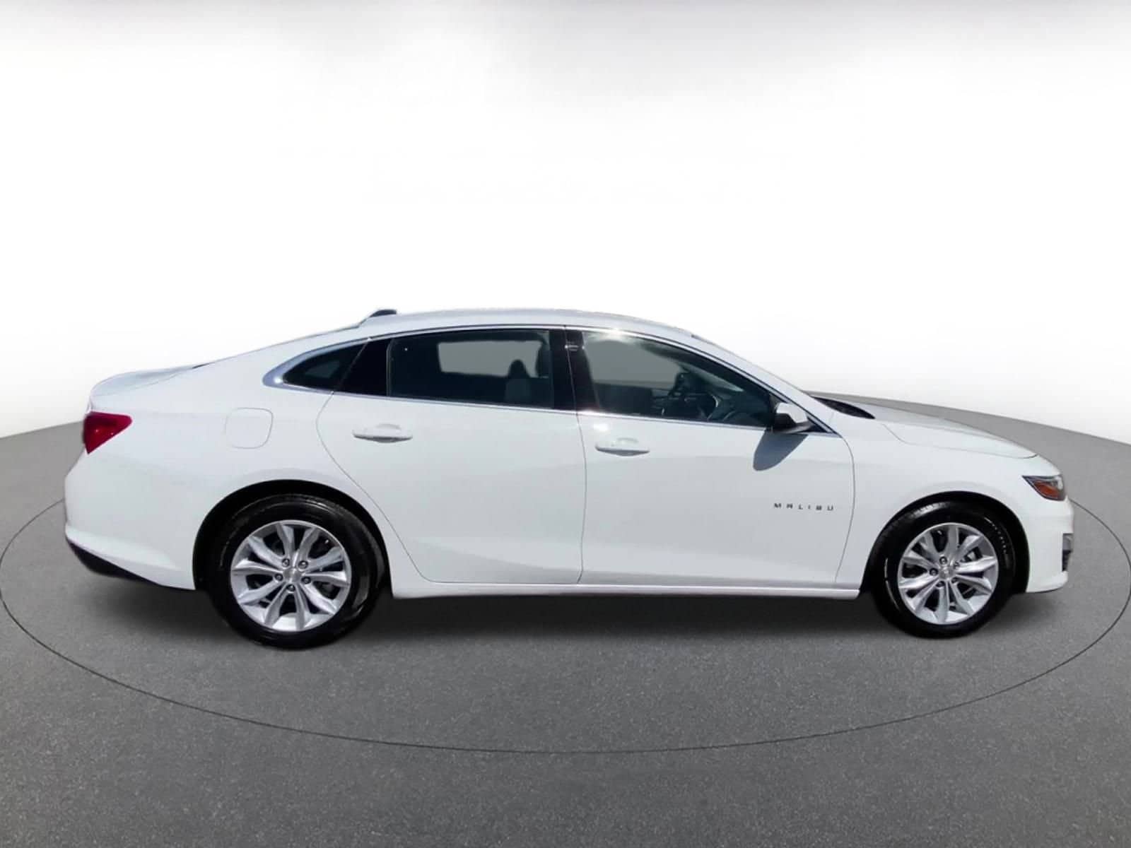 Thumbnail: 2023 Chevrolet Malibu - 16