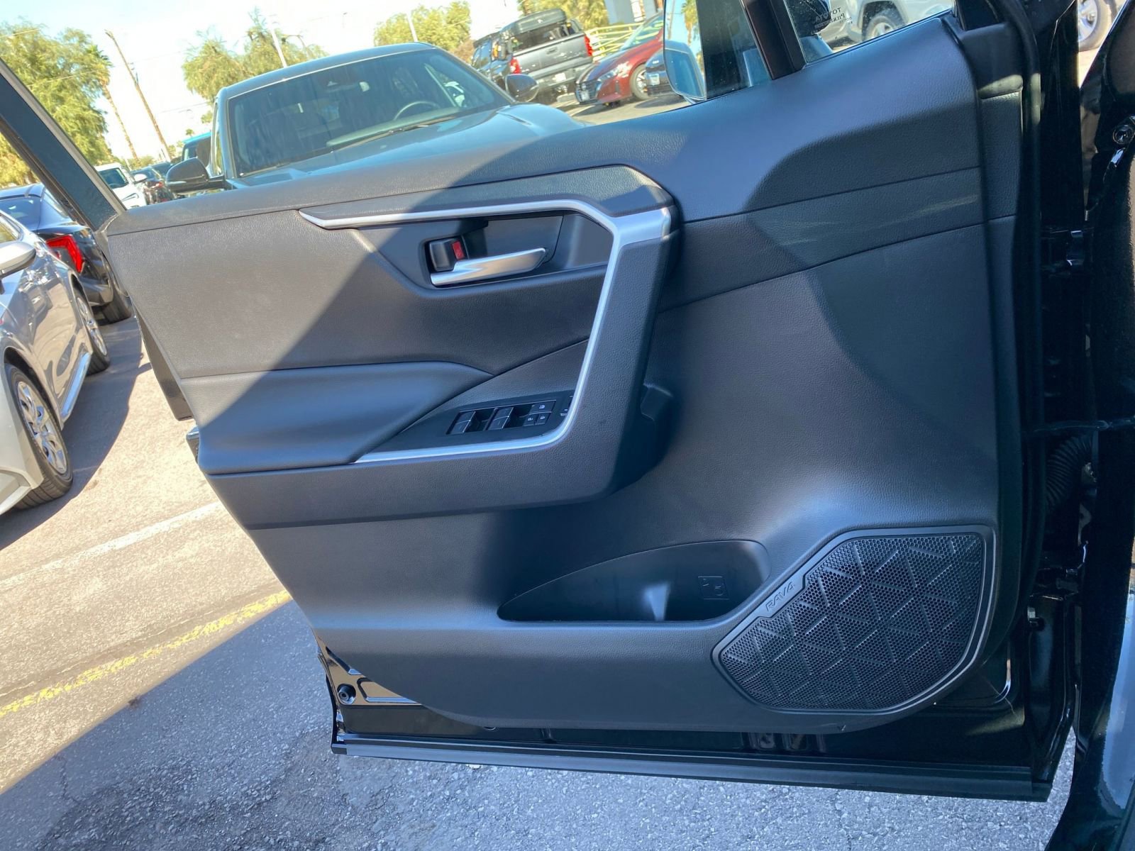 Thumbnail: 2025 Toyota RAV4 - 20