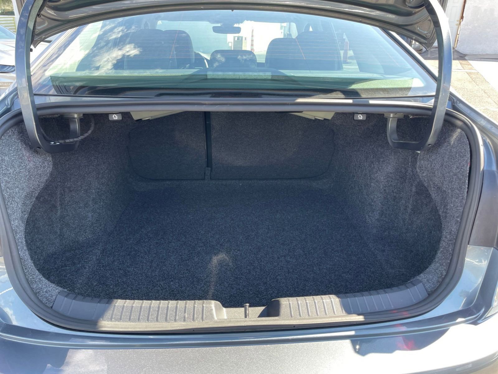 Thumbnail: 2025 Volkswagen Jetta - 31