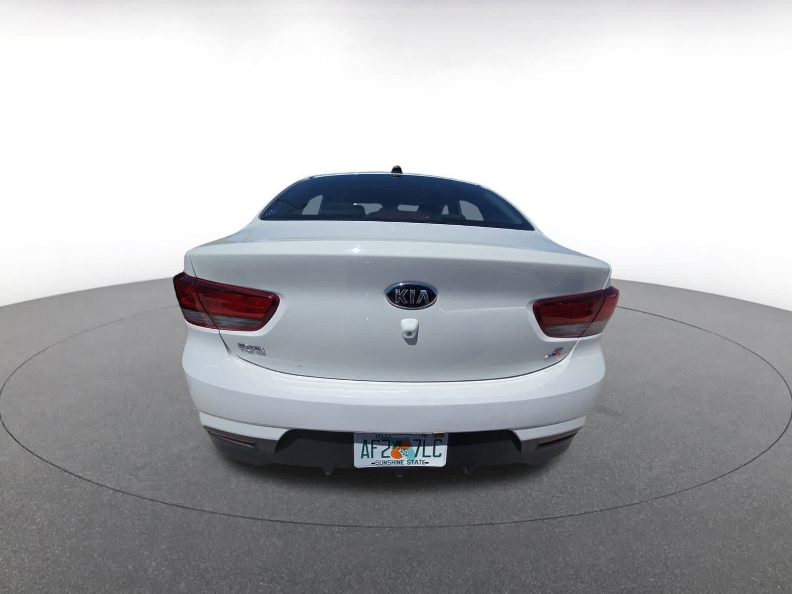Thumbnail: 2019 Kia Rio - 6