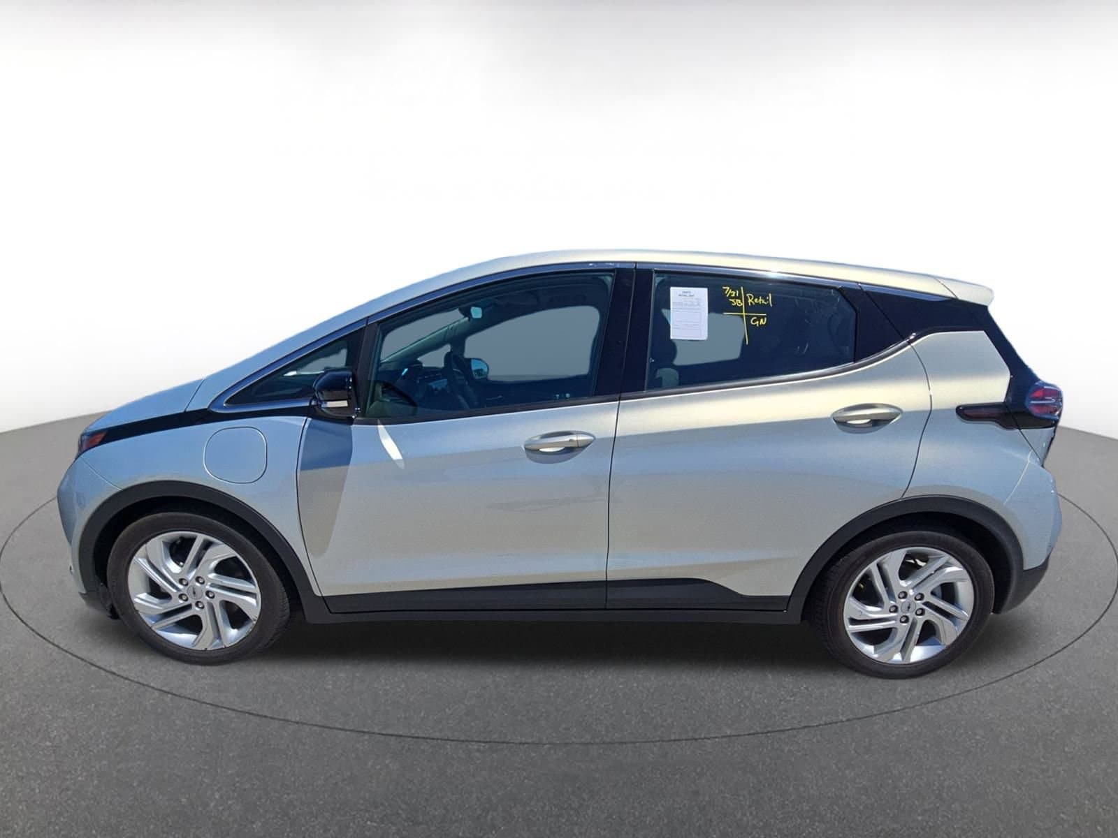 Thumbnail: 2023 Chevrolet Bolt EV - 6