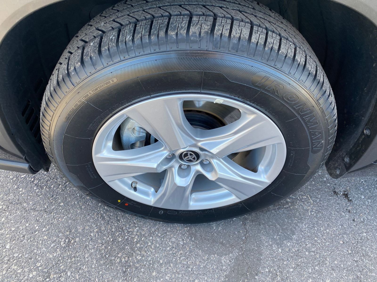 Thumbnail: 2025 Toyota Highlander - 32