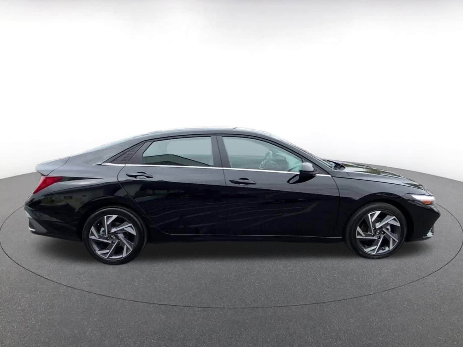 Thumbnail: 2025 Hyundai Elantra - 16