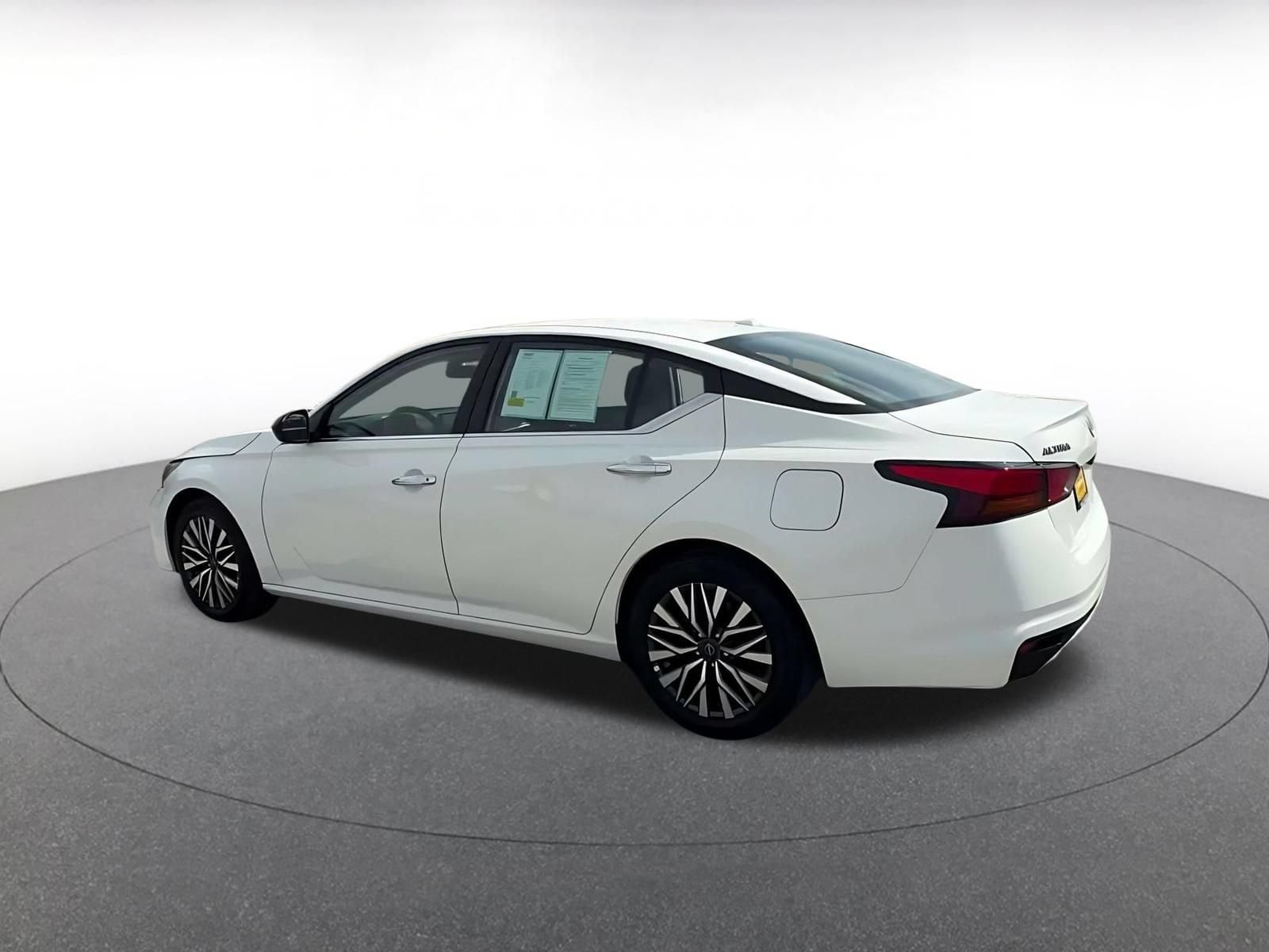 Thumbnail: 2025 Nissan Altima - 10