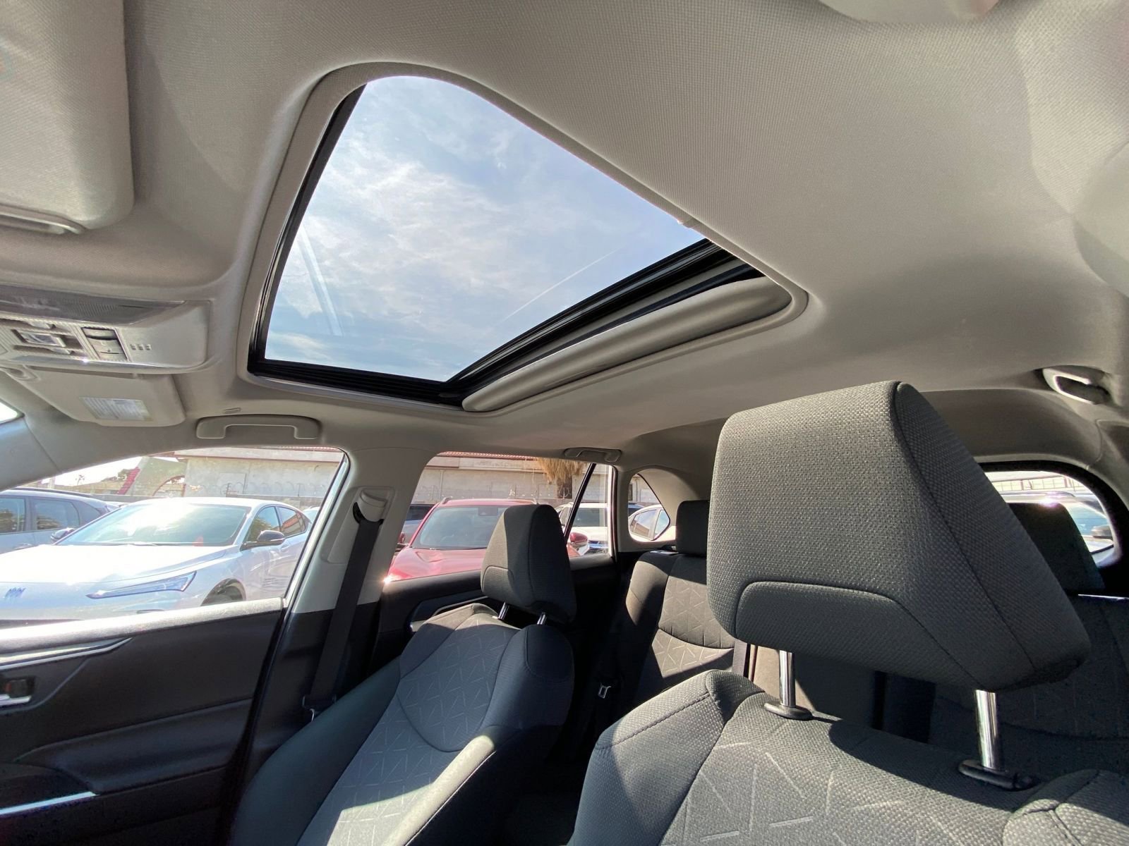 Thumbnail: 2025 Toyota RAV4 - 30