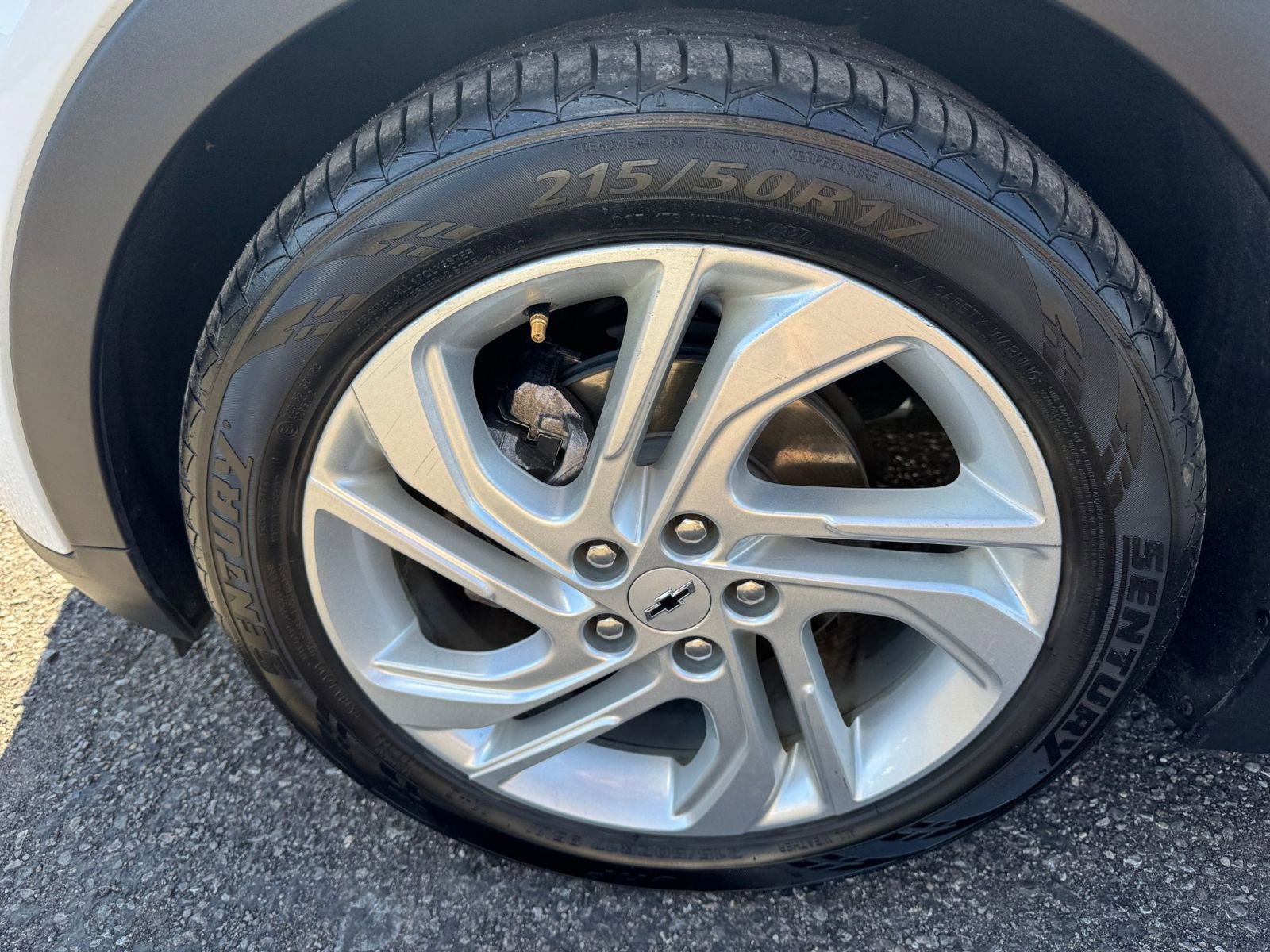 Thumbnail: 2023 Chevrolet Bolt EV - 32