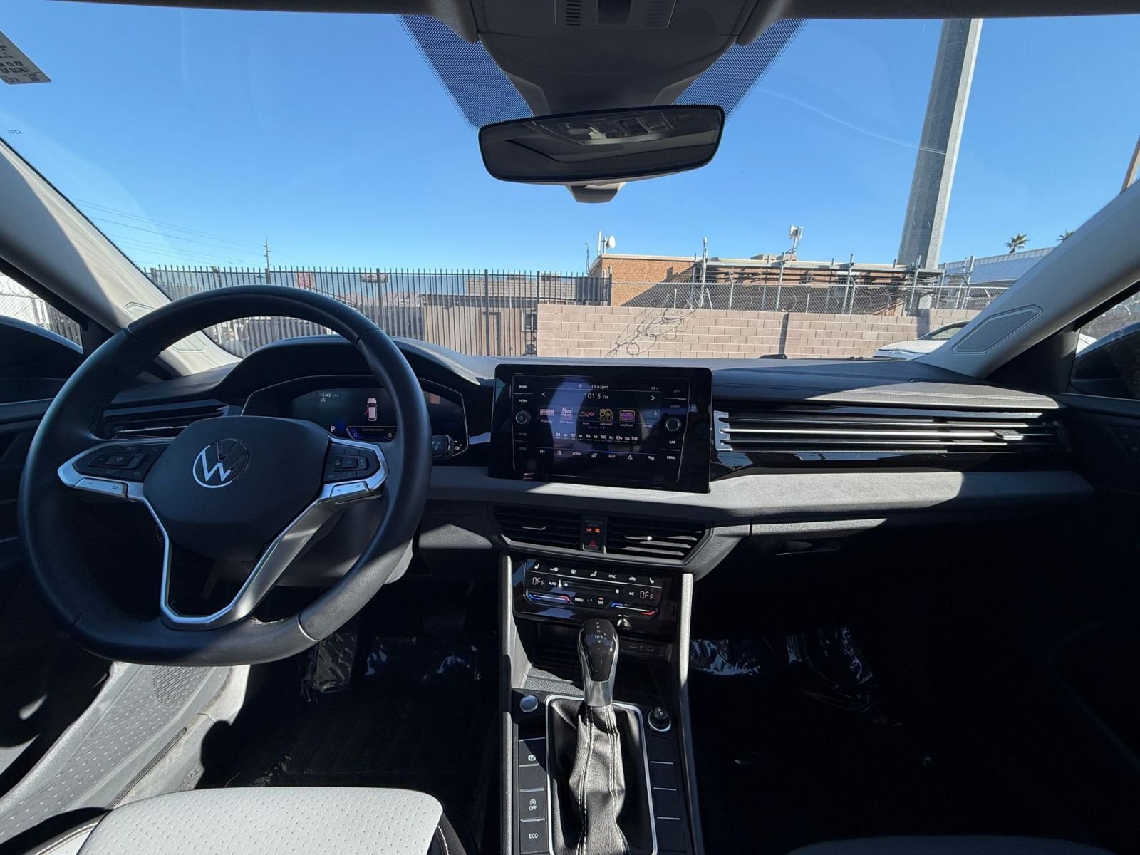 Thumbnail: 2025 Volkswagen Jetta - 31