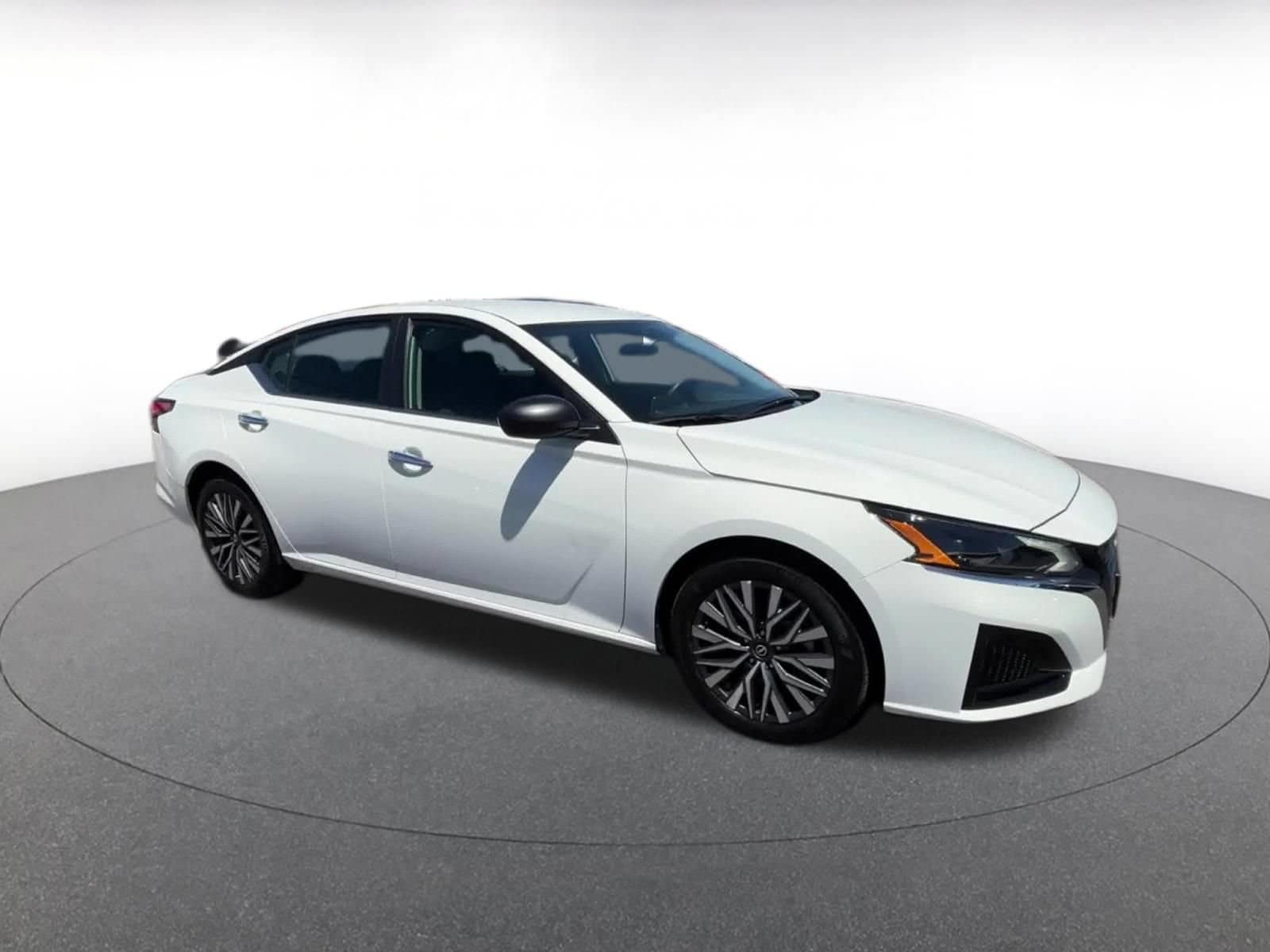 Thumbnail: 2025 Nissan Altima - 2