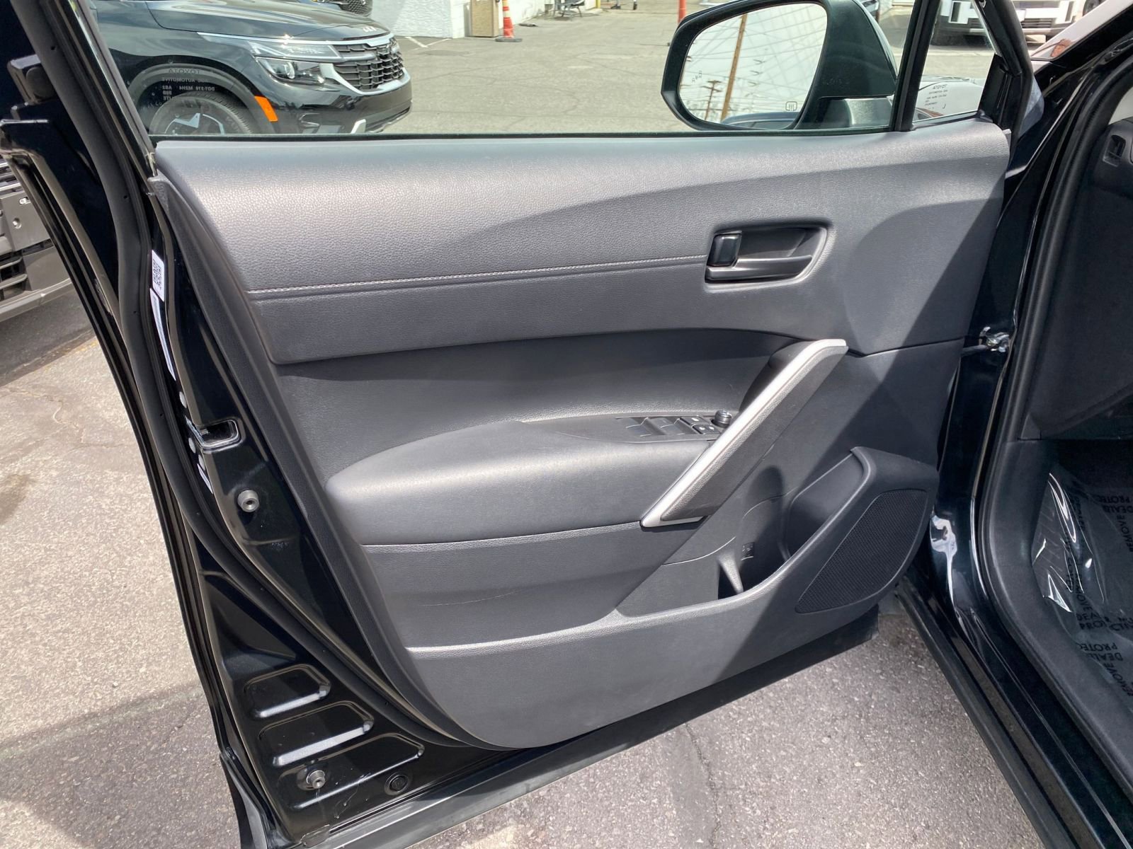 Thumbnail: 2025 Toyota Corolla Cross - 18