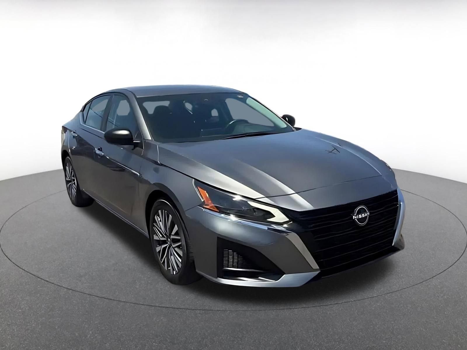Thumbnail: 2025 Nissan Altima - 3