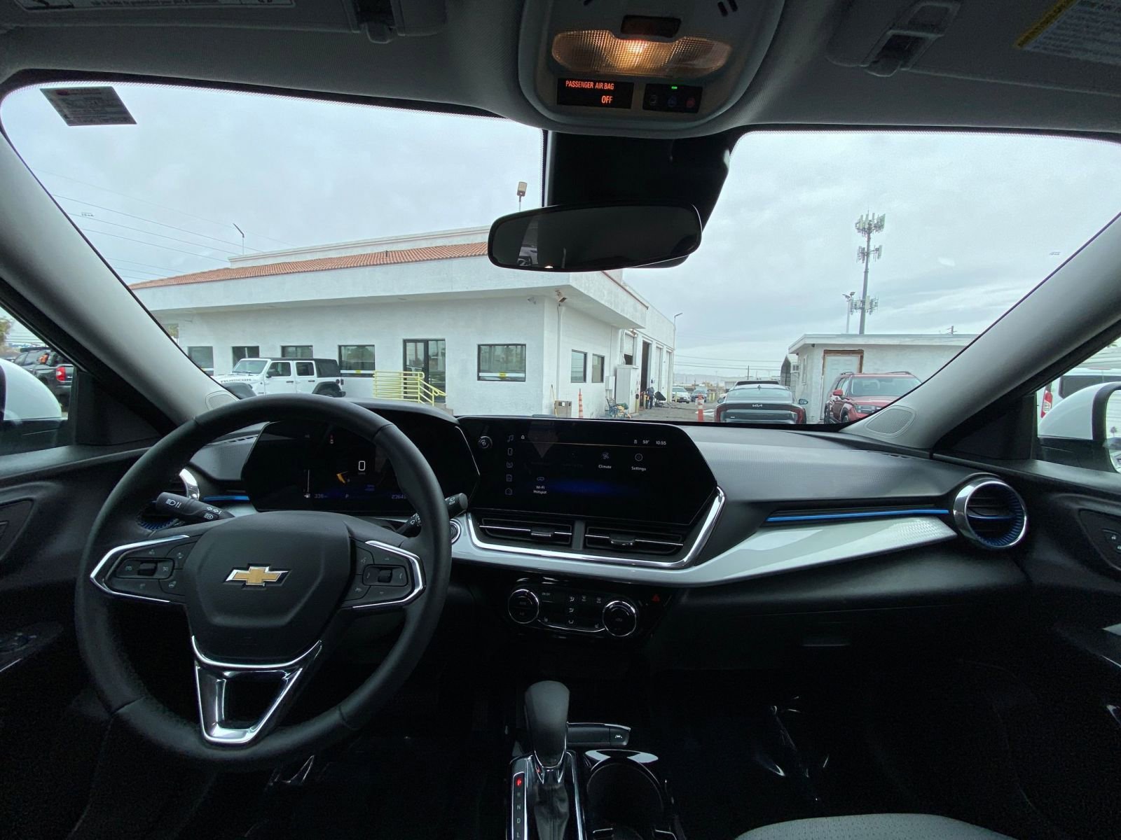 Thumbnail: 2025 Chevrolet Trax - 32