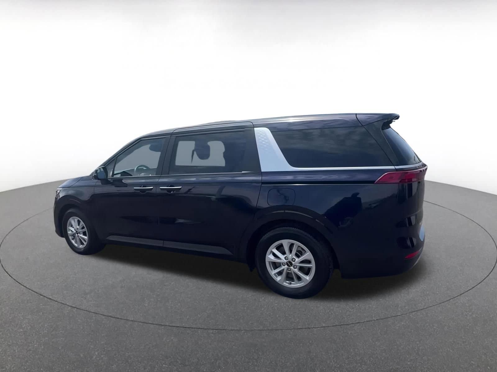 Thumbnail: 2024 Kia Carnival - 10