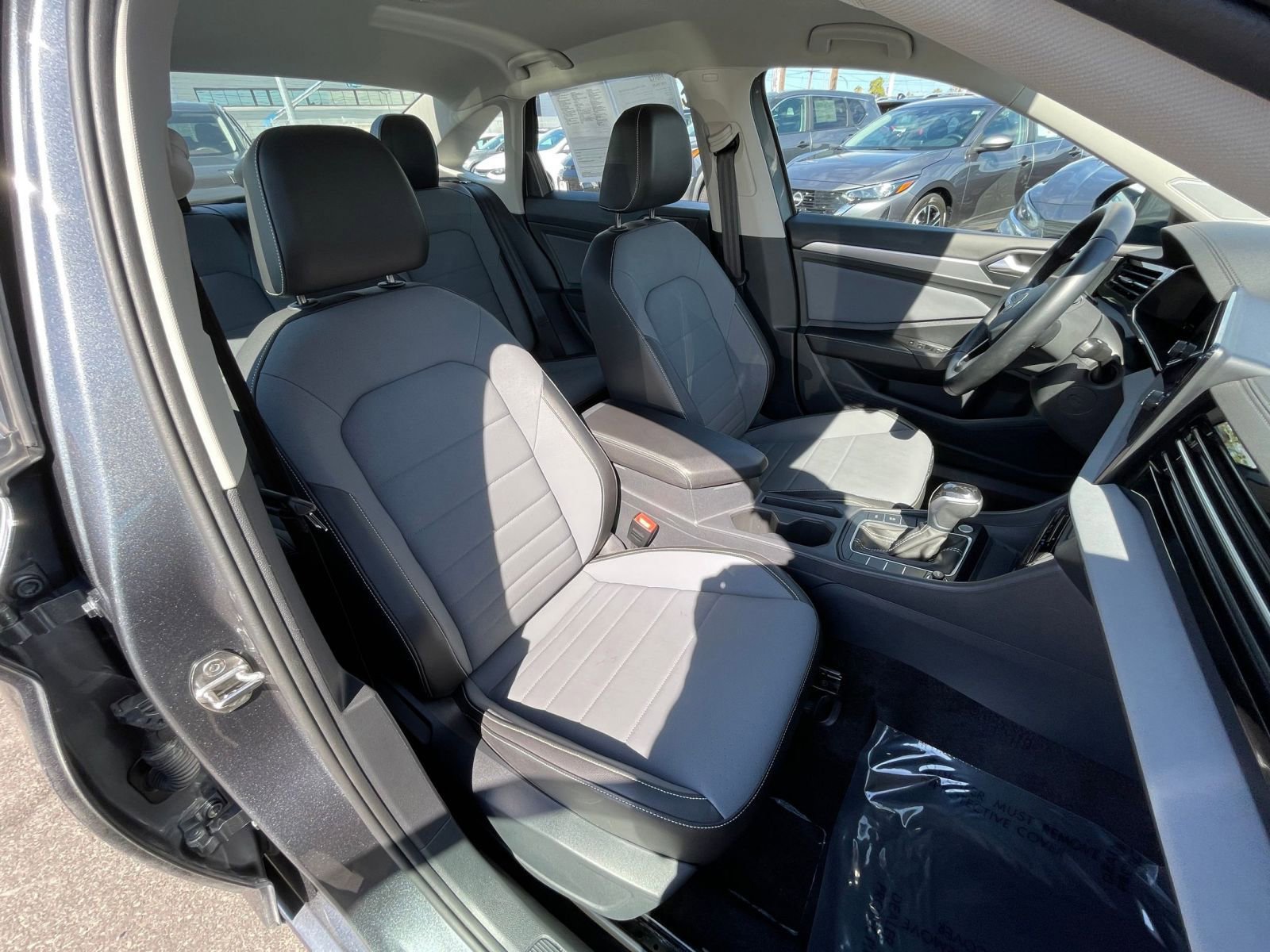 Thumbnail: 2025 Volkswagen Jetta - 27