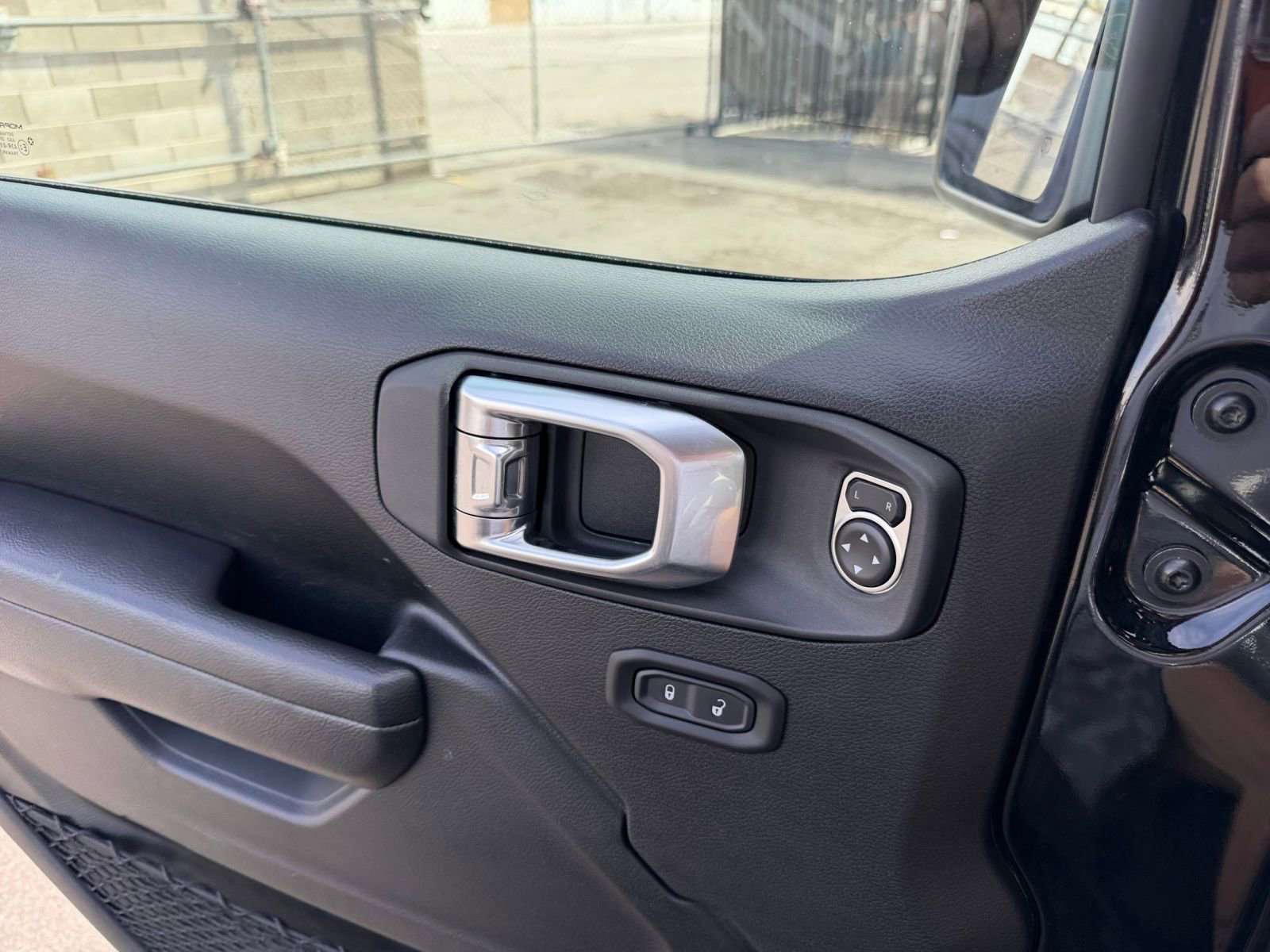 Thumbnail: 2025 Jeep Wrangler - 18