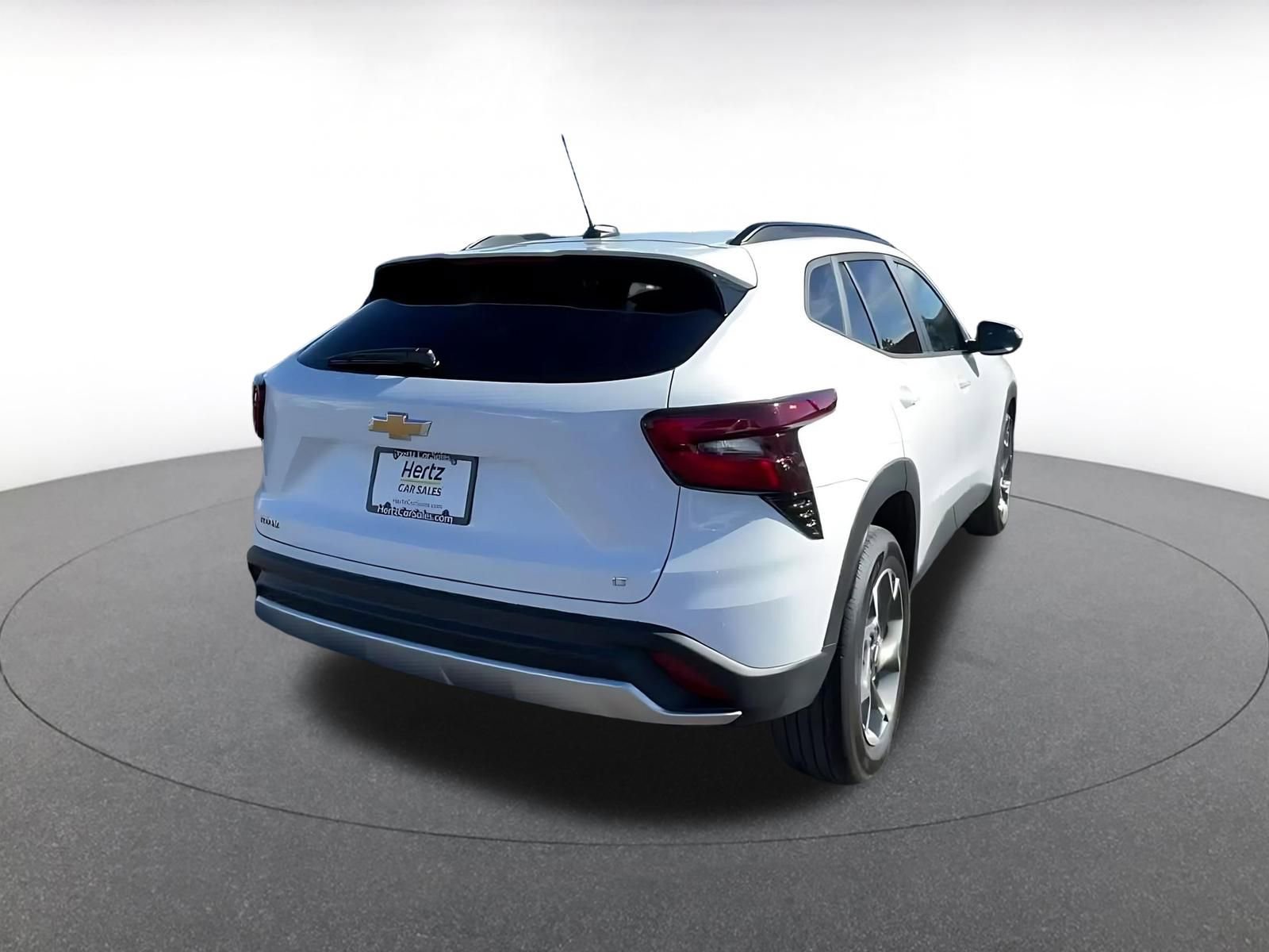 Thumbnail: 2025 Chevrolet Trax - 14