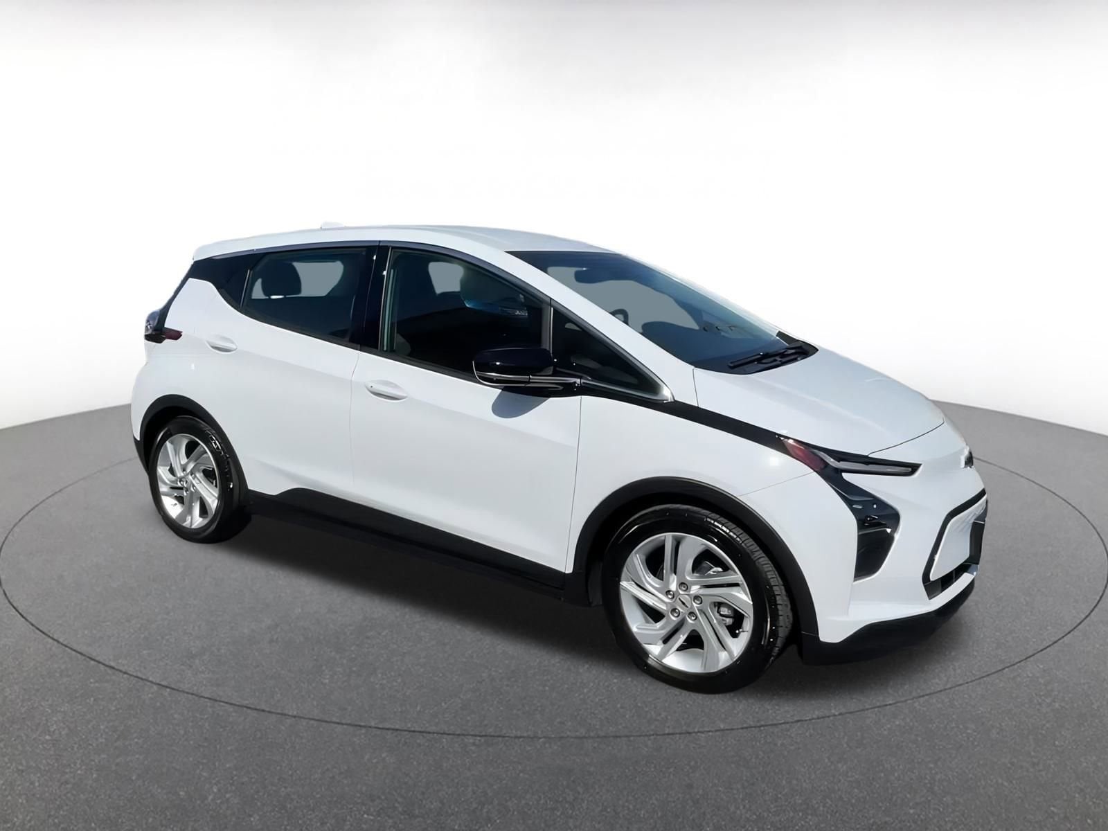 Thumbnail: 2023 Chevrolet Bolt EV - 2