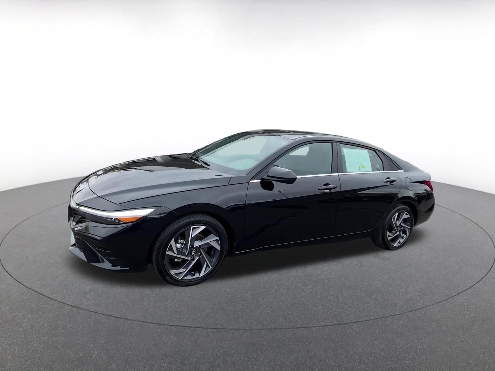 Thumbnail: 2025 Hyundai Elantra - 8