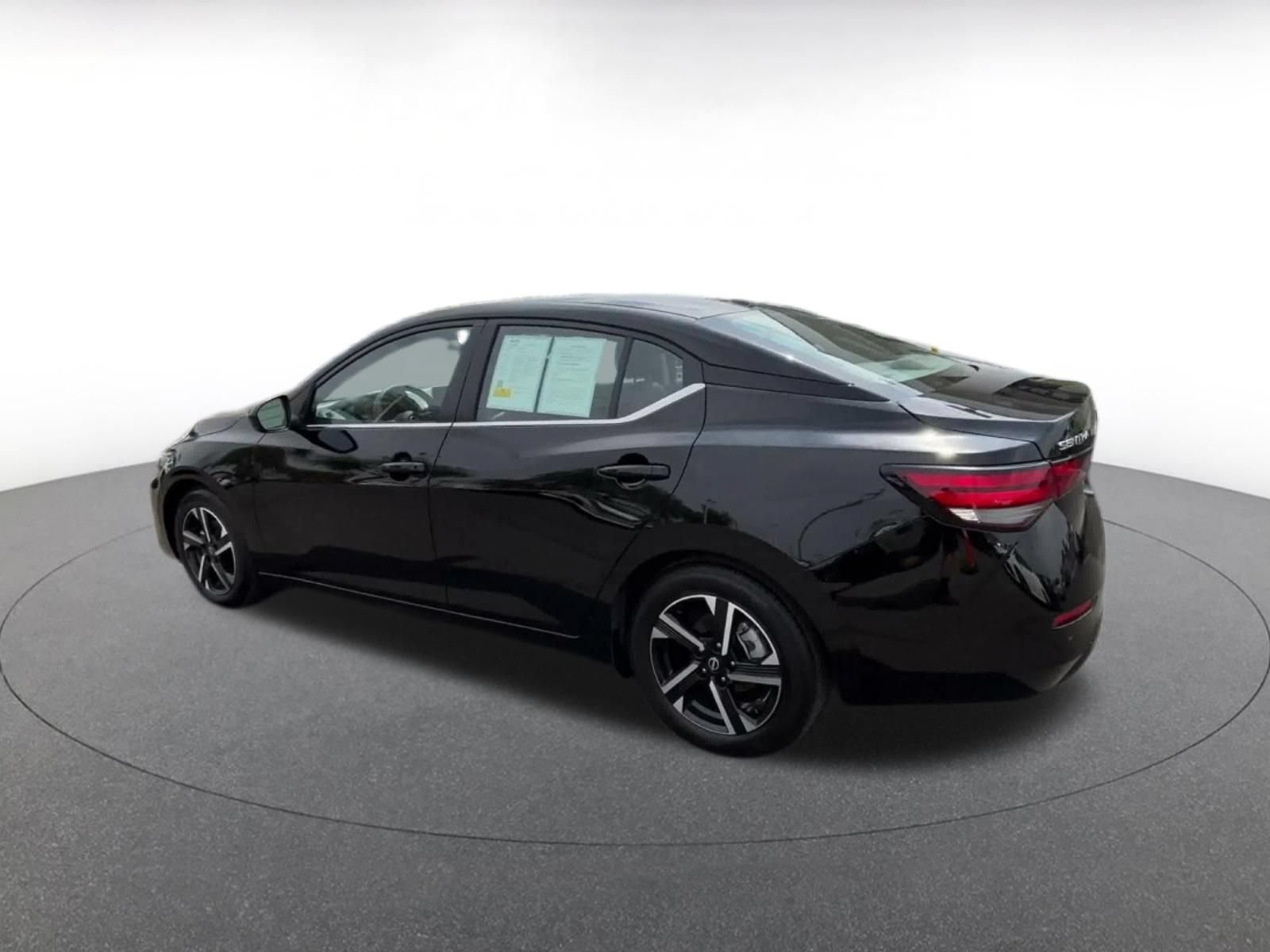 Thumbnail: 2025 Nissan Sentra - 10