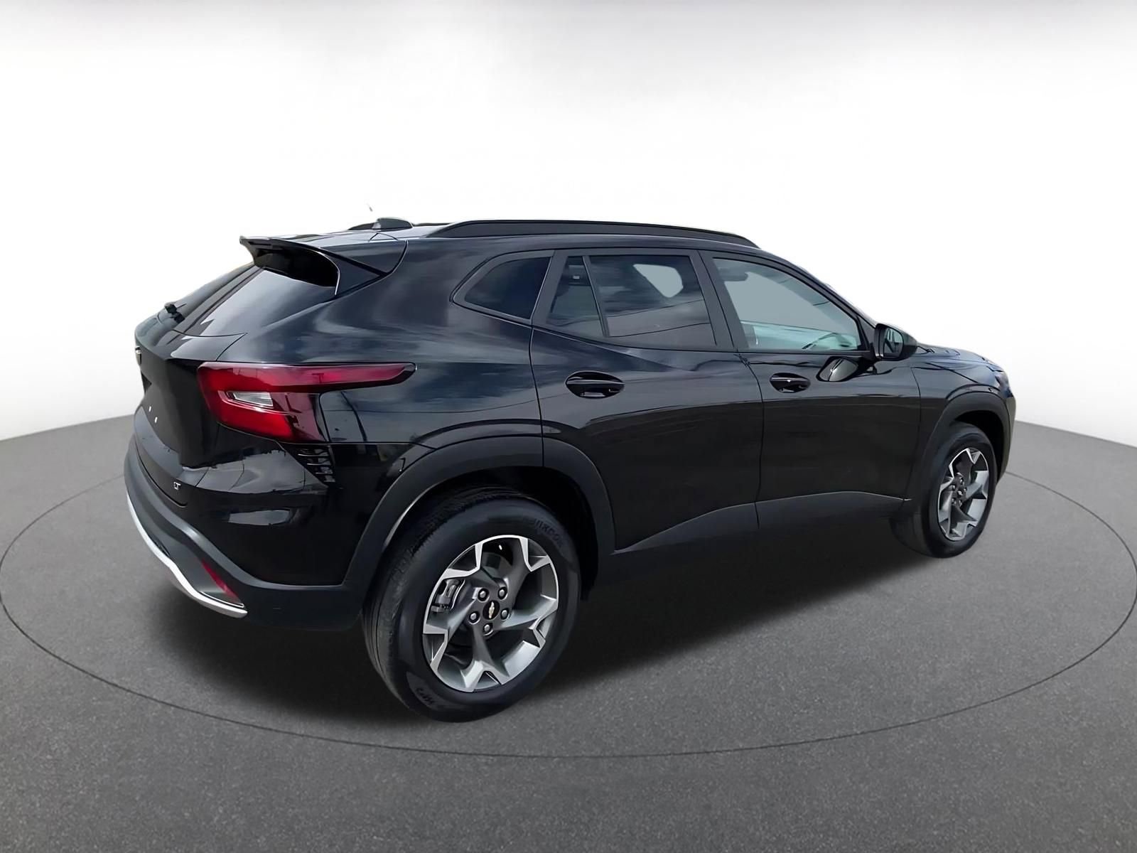 Thumbnail: 2025 Chevrolet Trax - 15