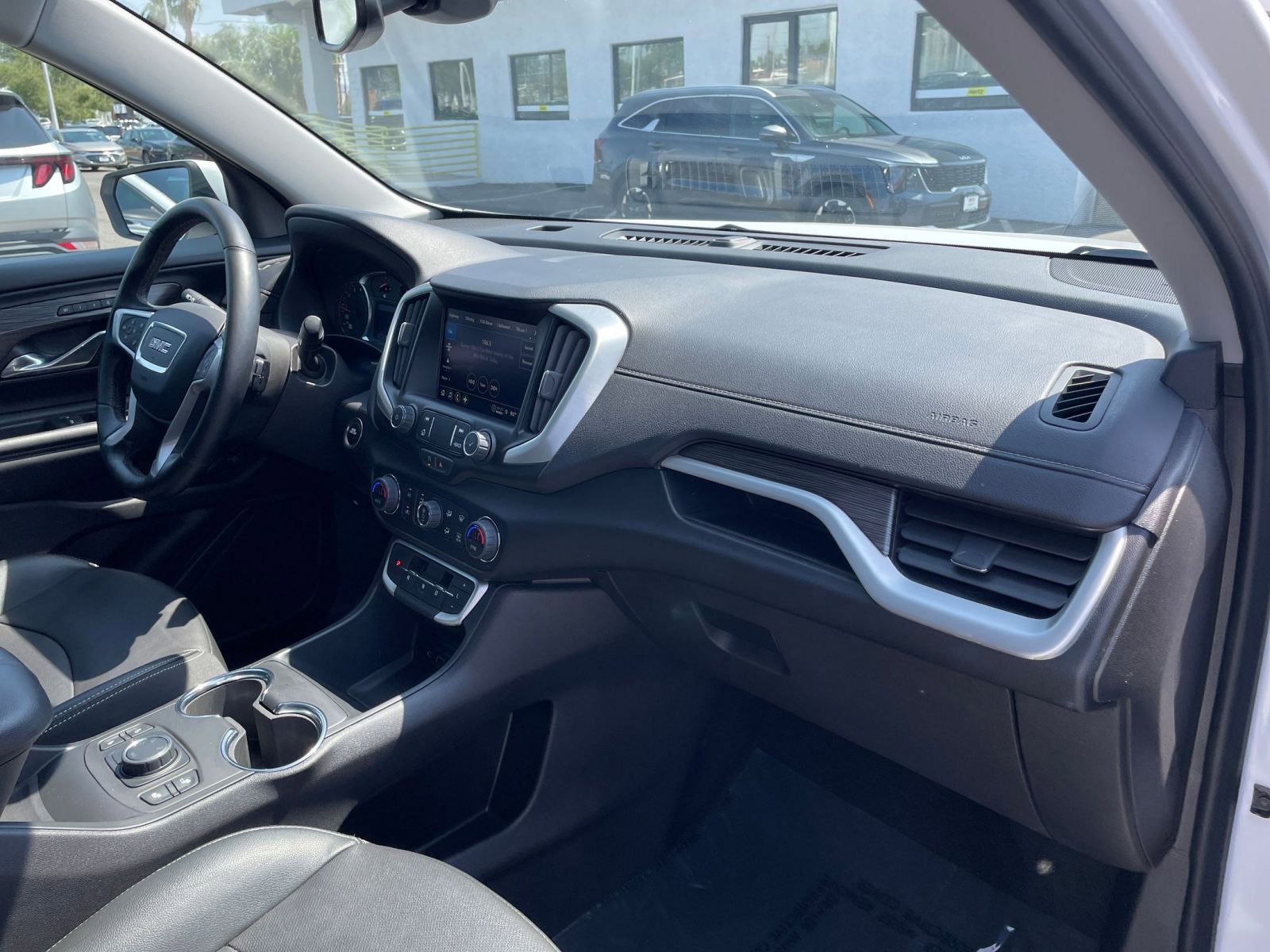 2024 GMC Terrain SLT 29
