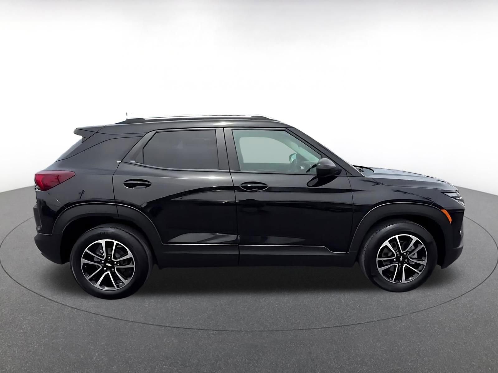 Thumbnail: 2025 Chevrolet TrailBlazer - 16