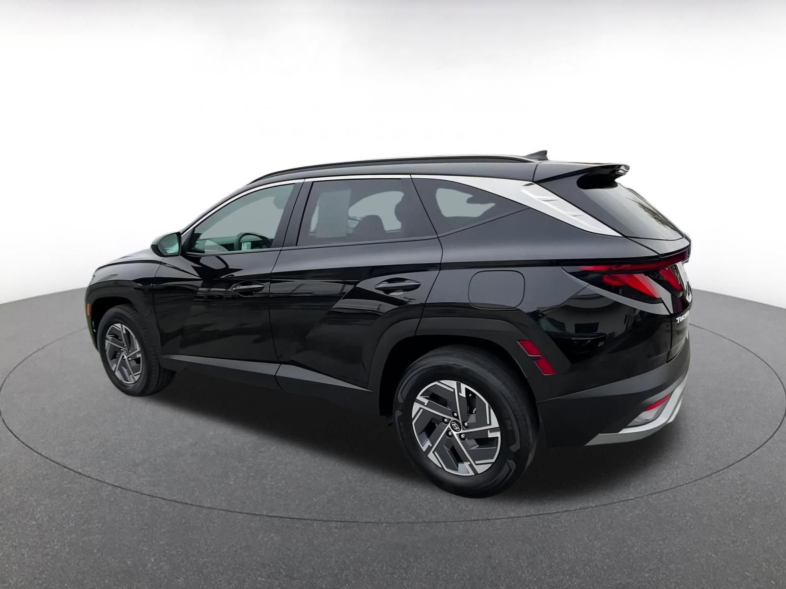 Thumbnail: 2025 Hyundai Tucson - 10