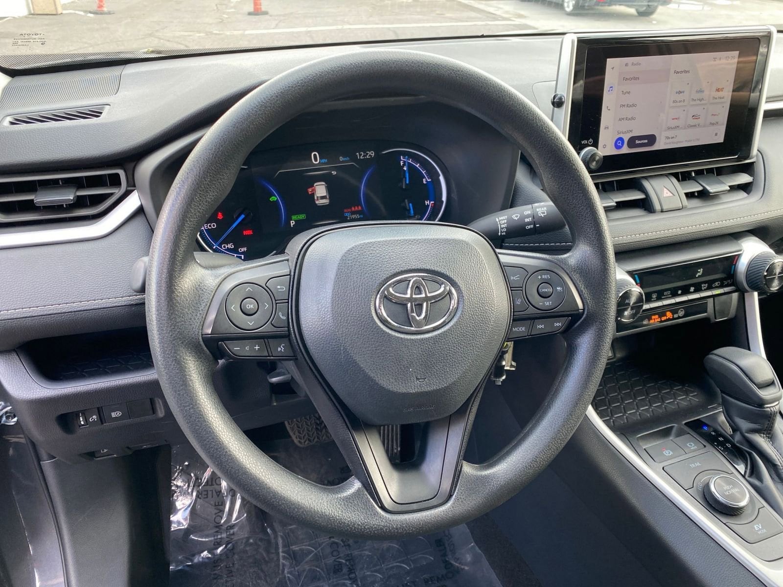 Thumbnail: 2025 Toyota RAV4 - 28