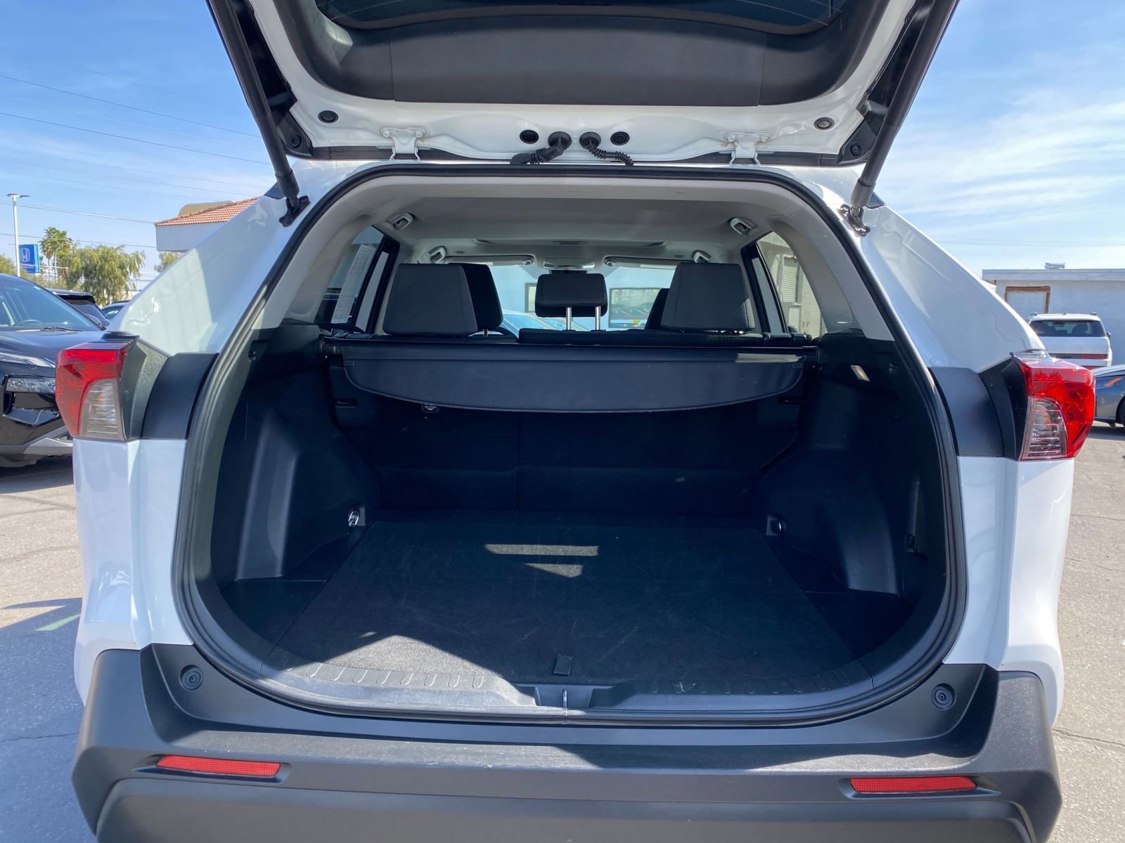 Thumbnail: 2025 Toyota RAV4 - 33