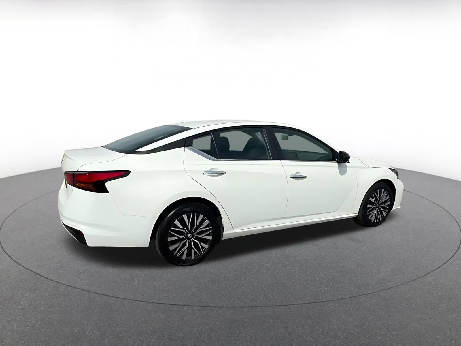 Thumbnail: 2025 Nissan Altima - 15