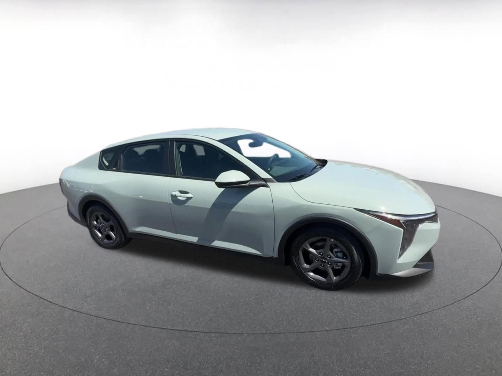 Thumbnail: 2025 Kia K4 - 2