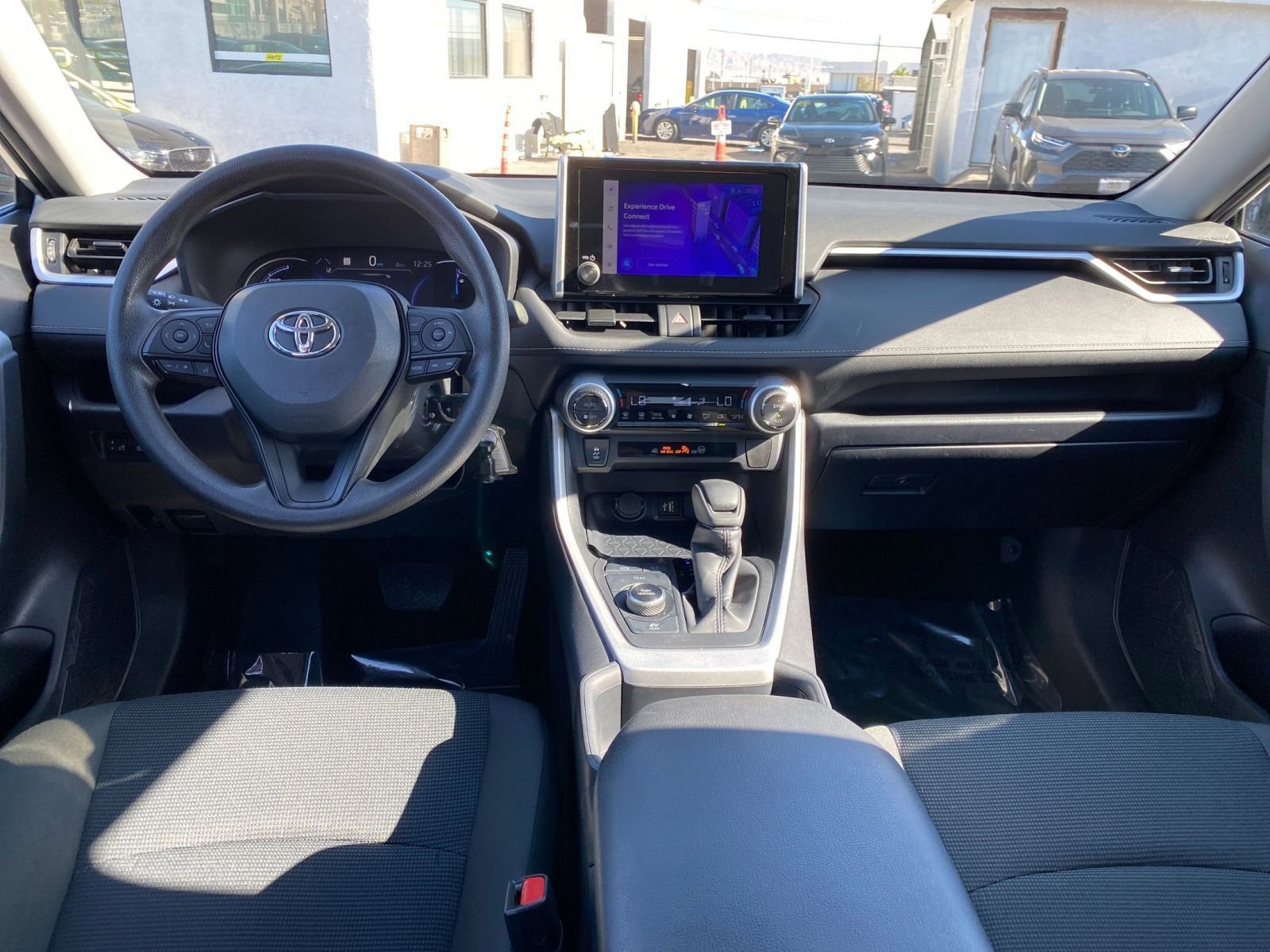 Thumbnail: 2025 Toyota RAV4 - 33