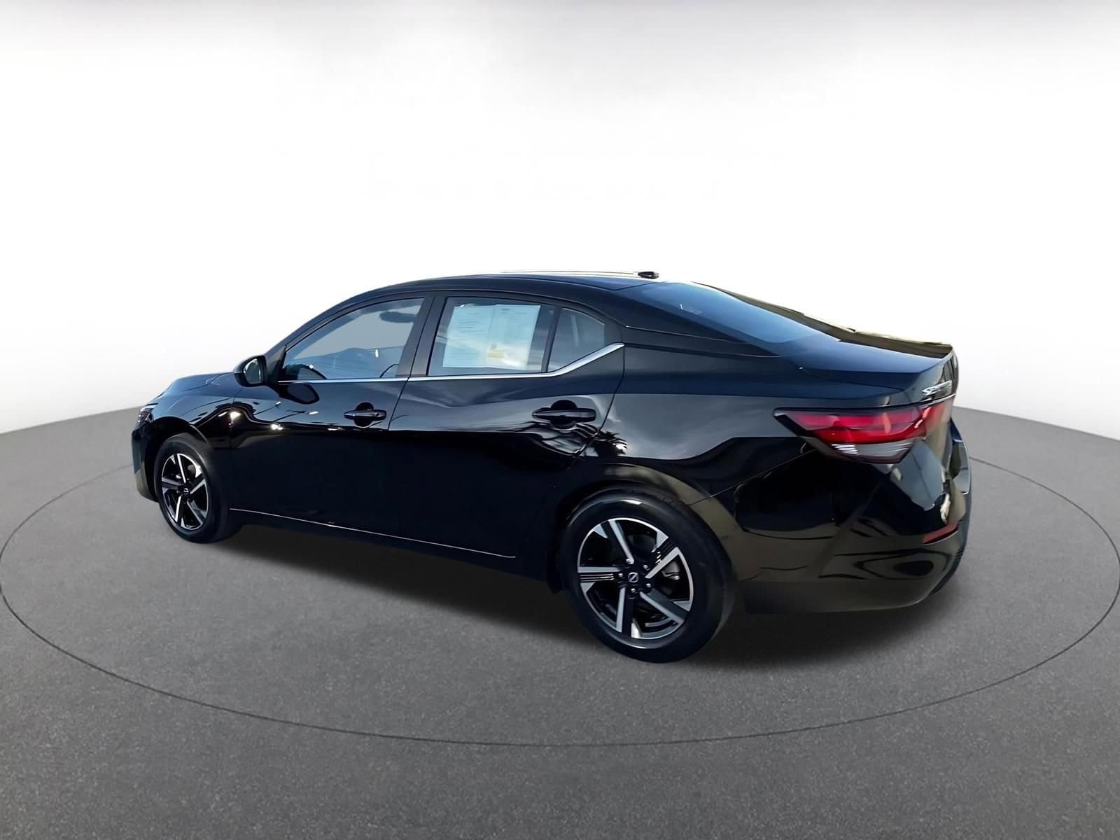 Thumbnail: 2025 Nissan Sentra - 10