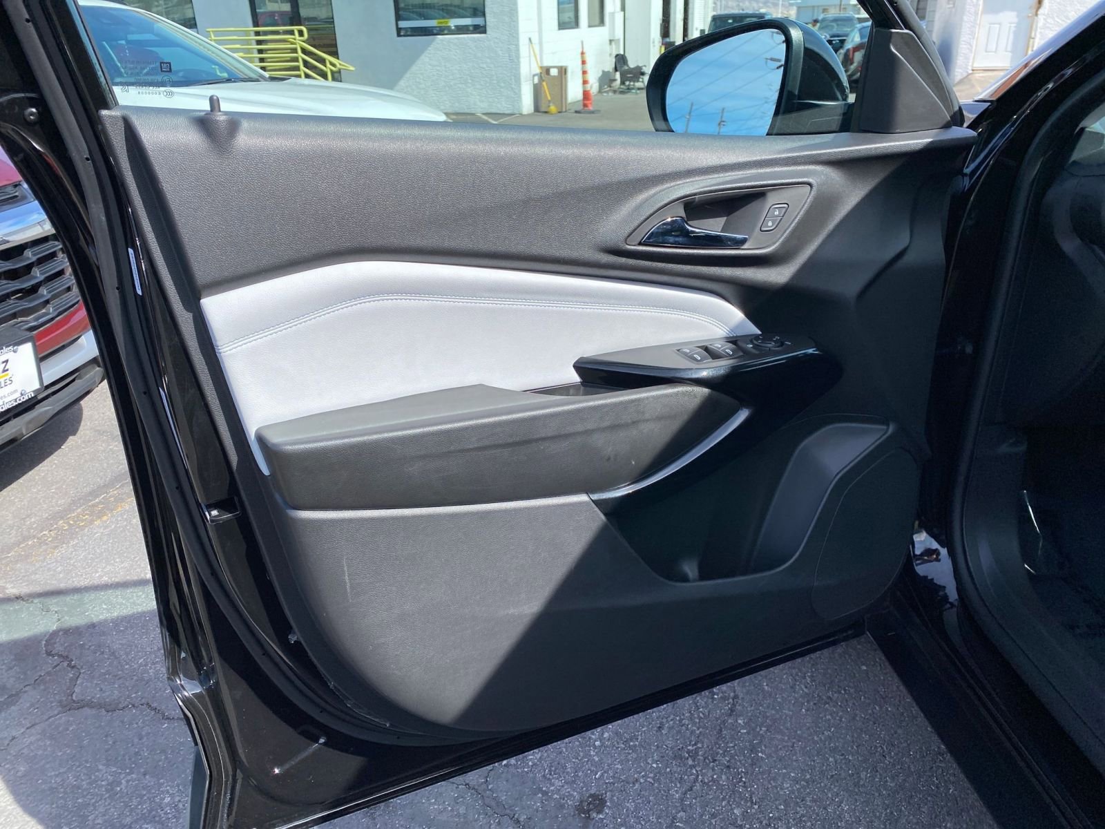 Thumbnail: 2025 Chevrolet Trax - 18