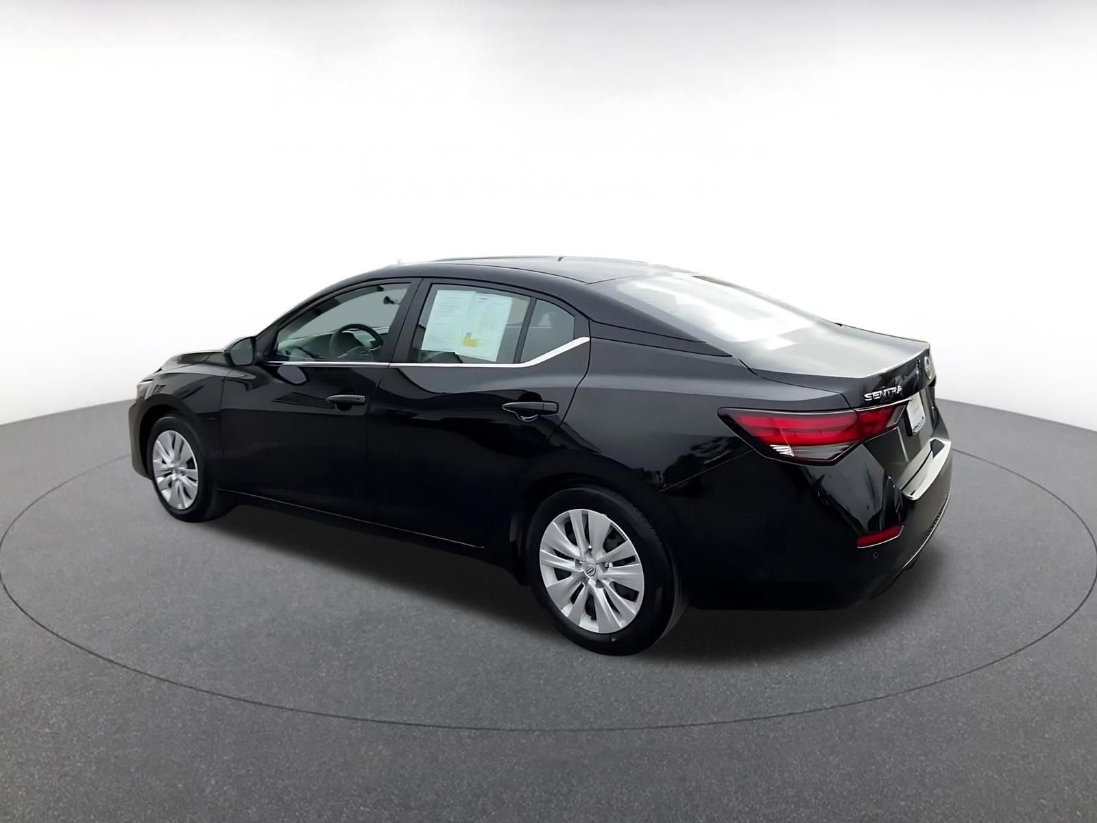 Thumbnail: 2025 Nissan Sentra - 10