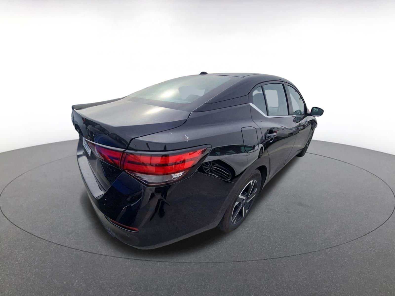 Thumbnail: 2025 Nissan Sentra - 9