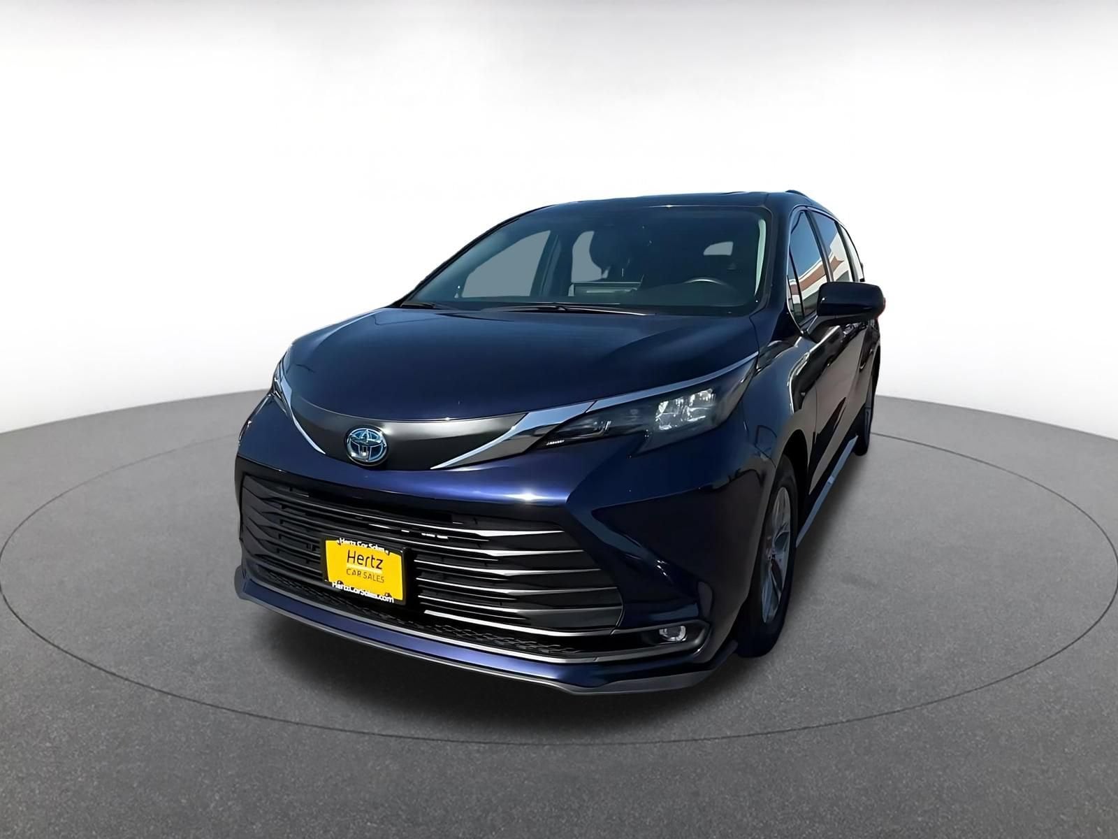 Thumbnail: 2025 Toyota Sienna - 6