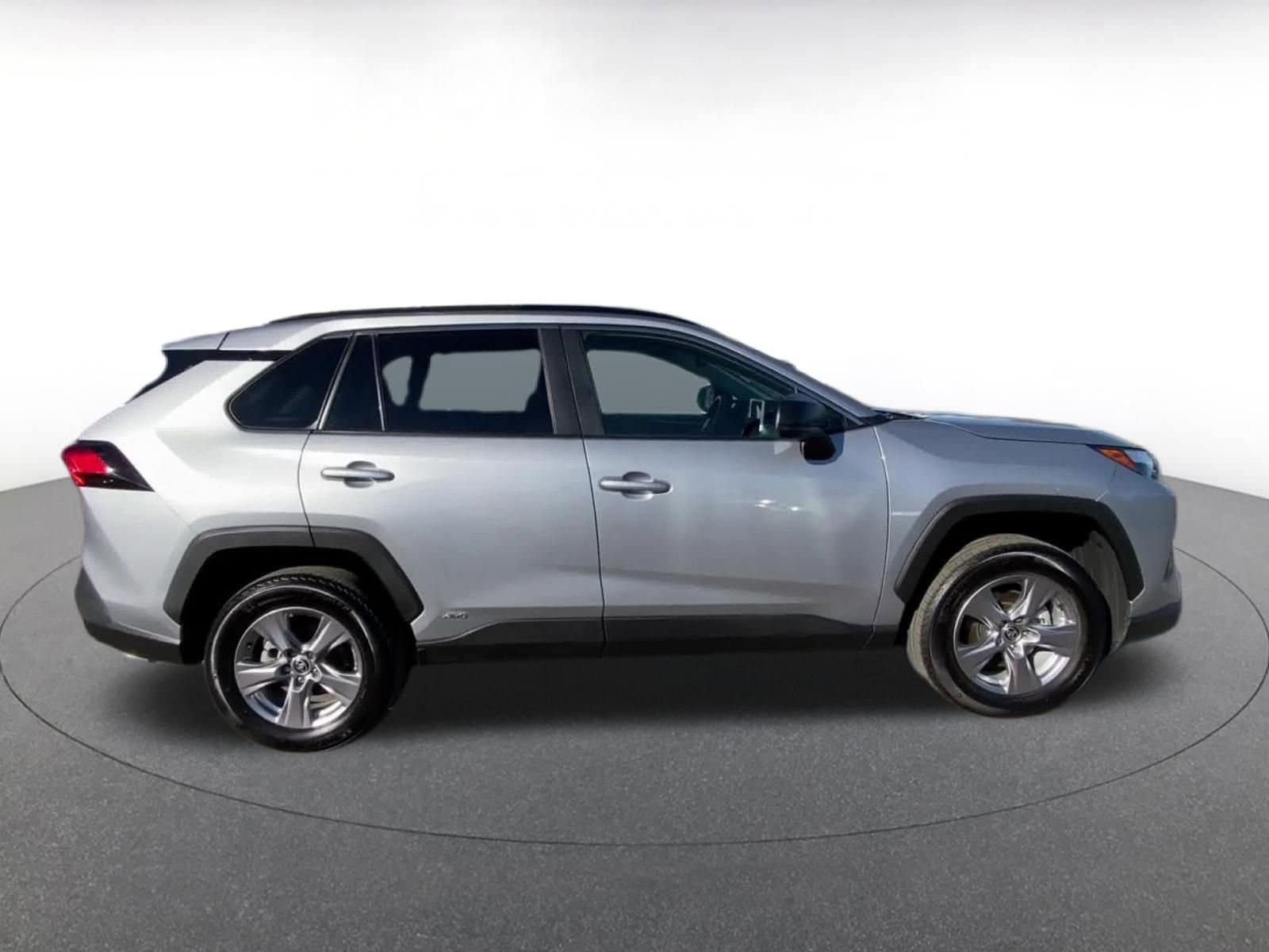 Thumbnail: 2025 Toyota RAV4 - 16