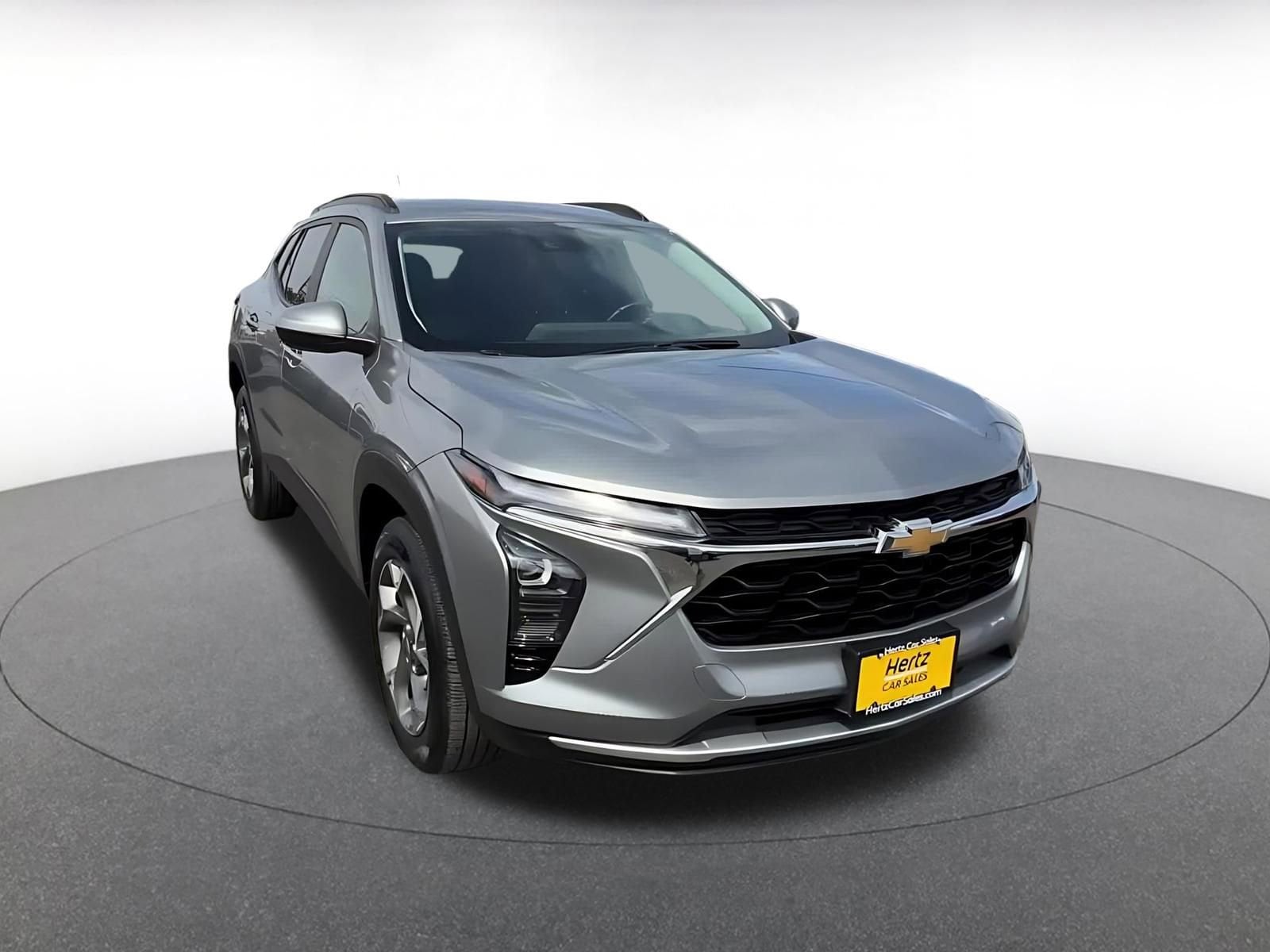 Thumbnail: 2025 Chevrolet Trax - 3