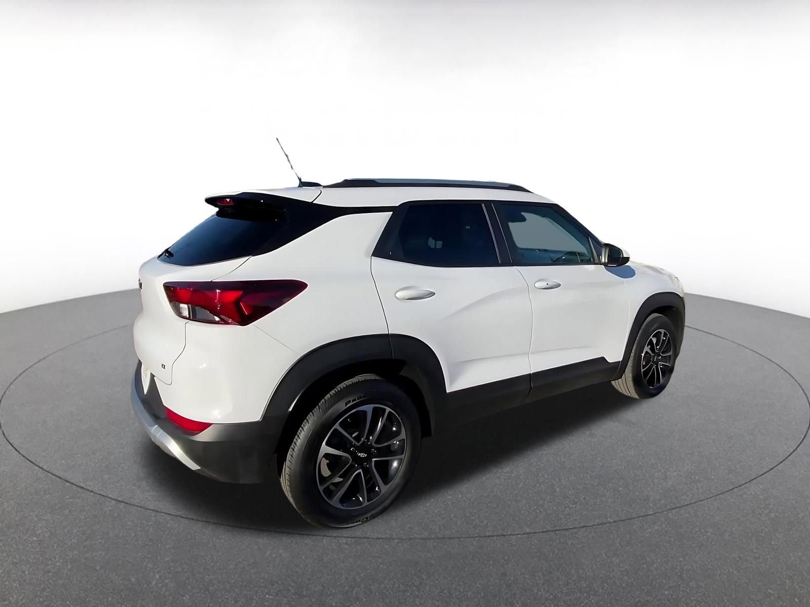 Thumbnail: 2025 Chevrolet TrailBlazer - 15