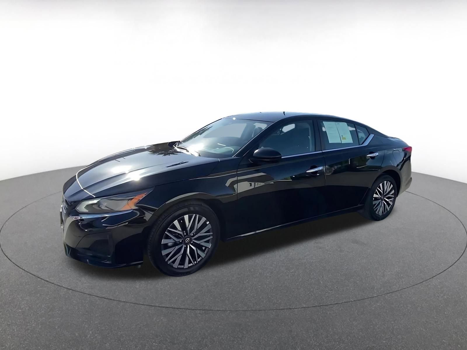 Thumbnail: 2025 Nissan Altima - 8