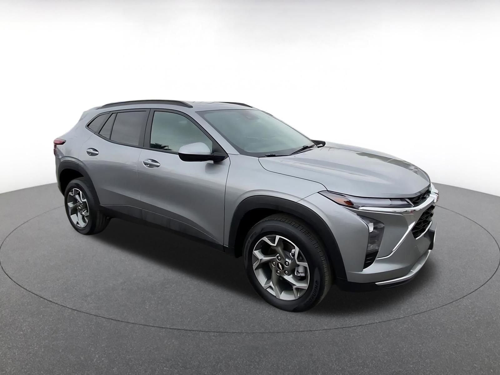 Thumbnail: 2025 Chevrolet Trax - 2