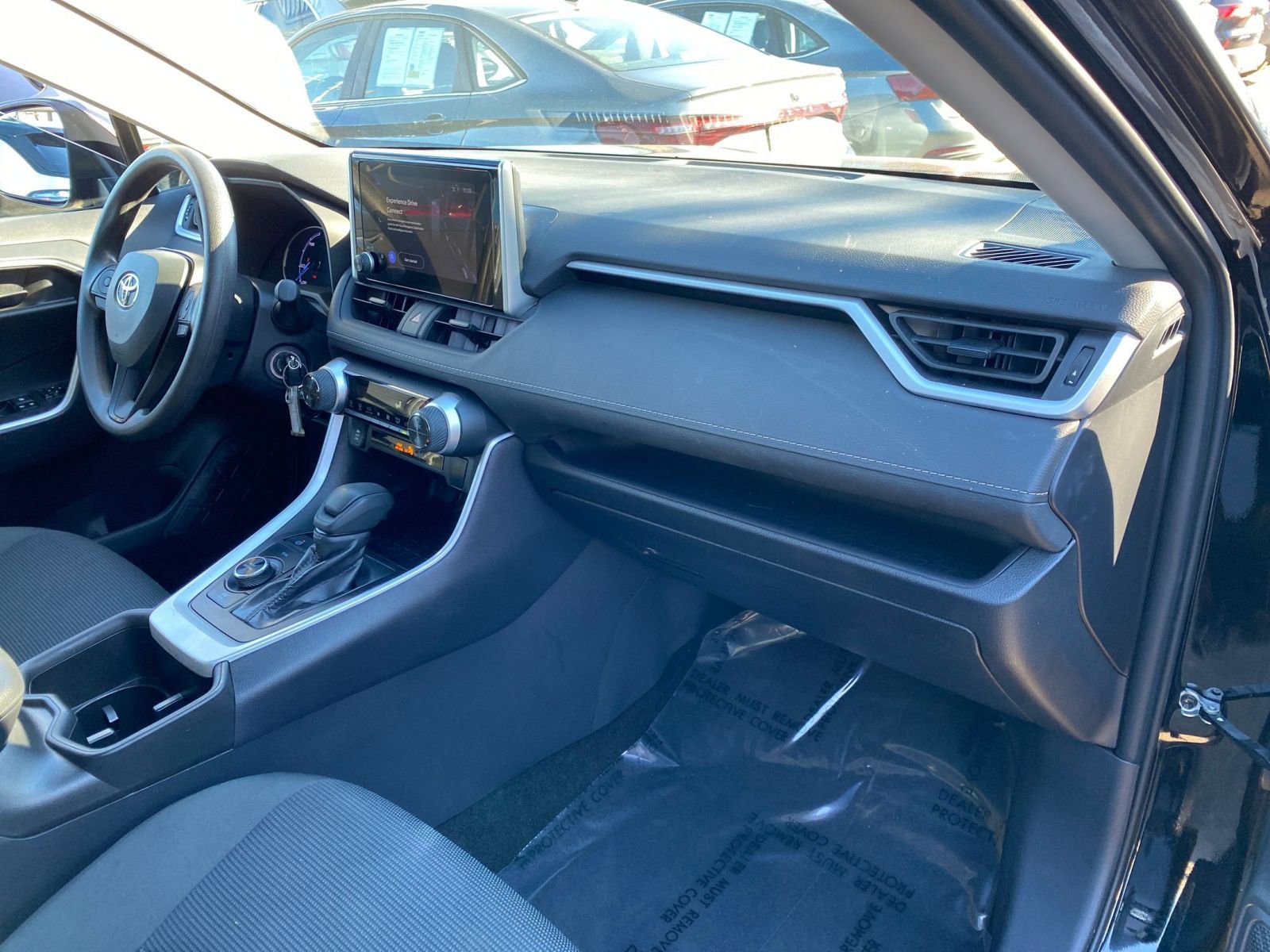 Thumbnail: 2025 Toyota RAV4 - 35