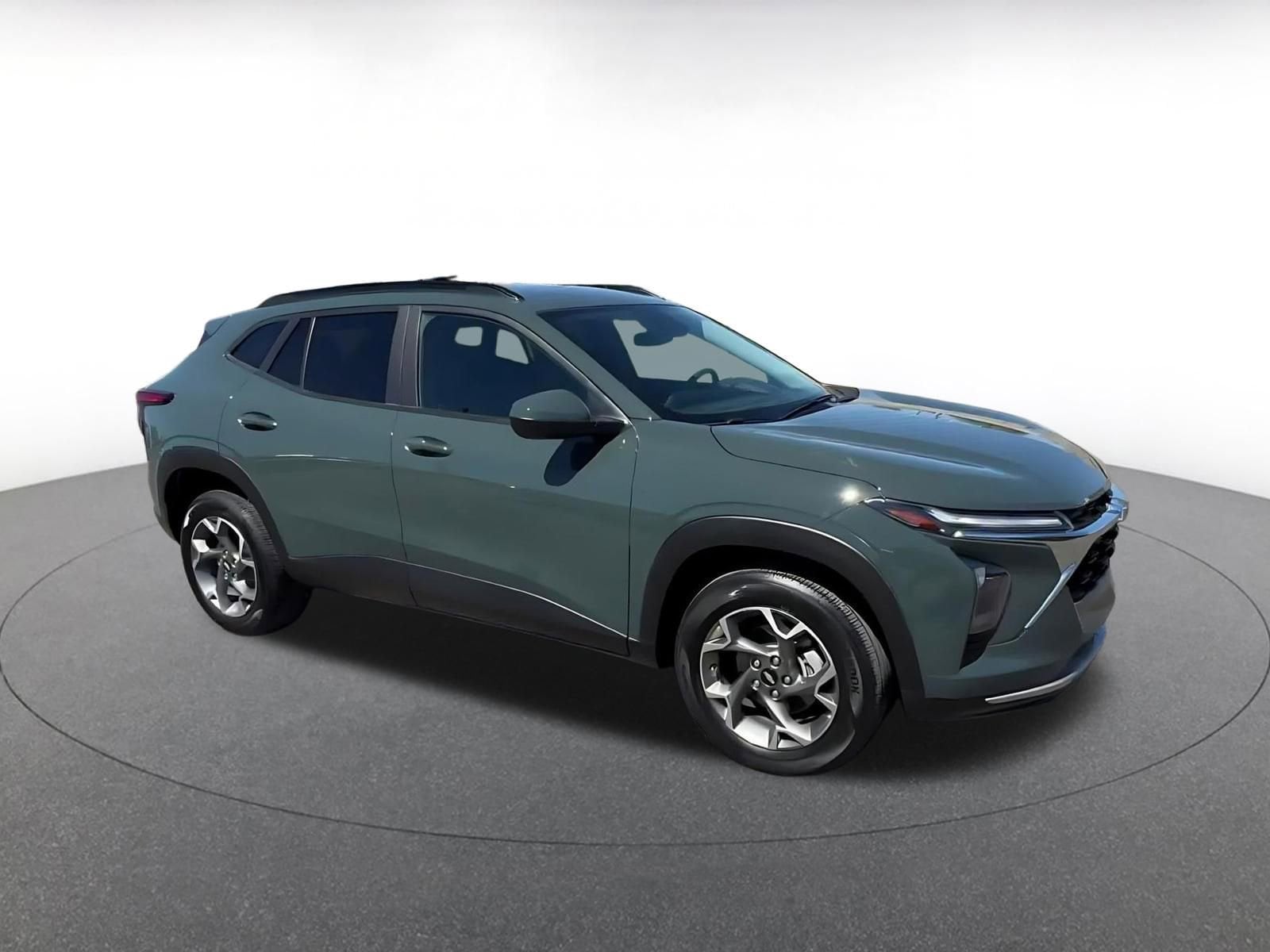 Thumbnail: 2025 Chevrolet Trax - 2