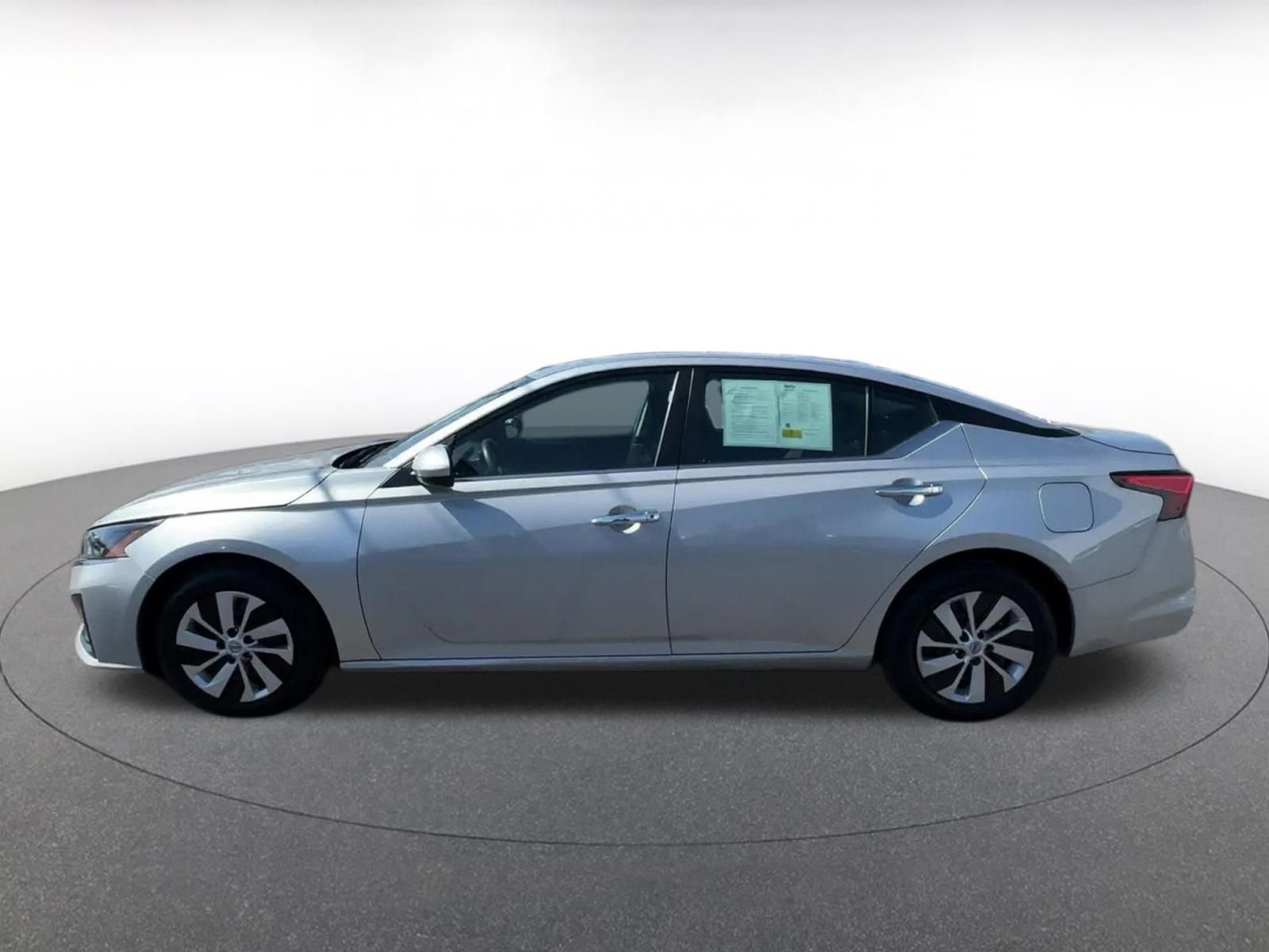 Thumbnail: 2023 Nissan Altima - 8
