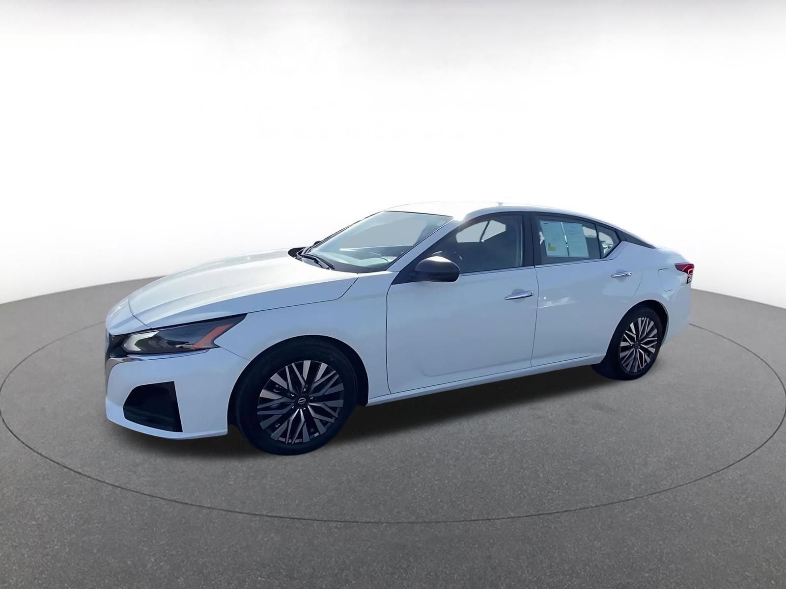 Thumbnail: 2025 Nissan Altima - 8