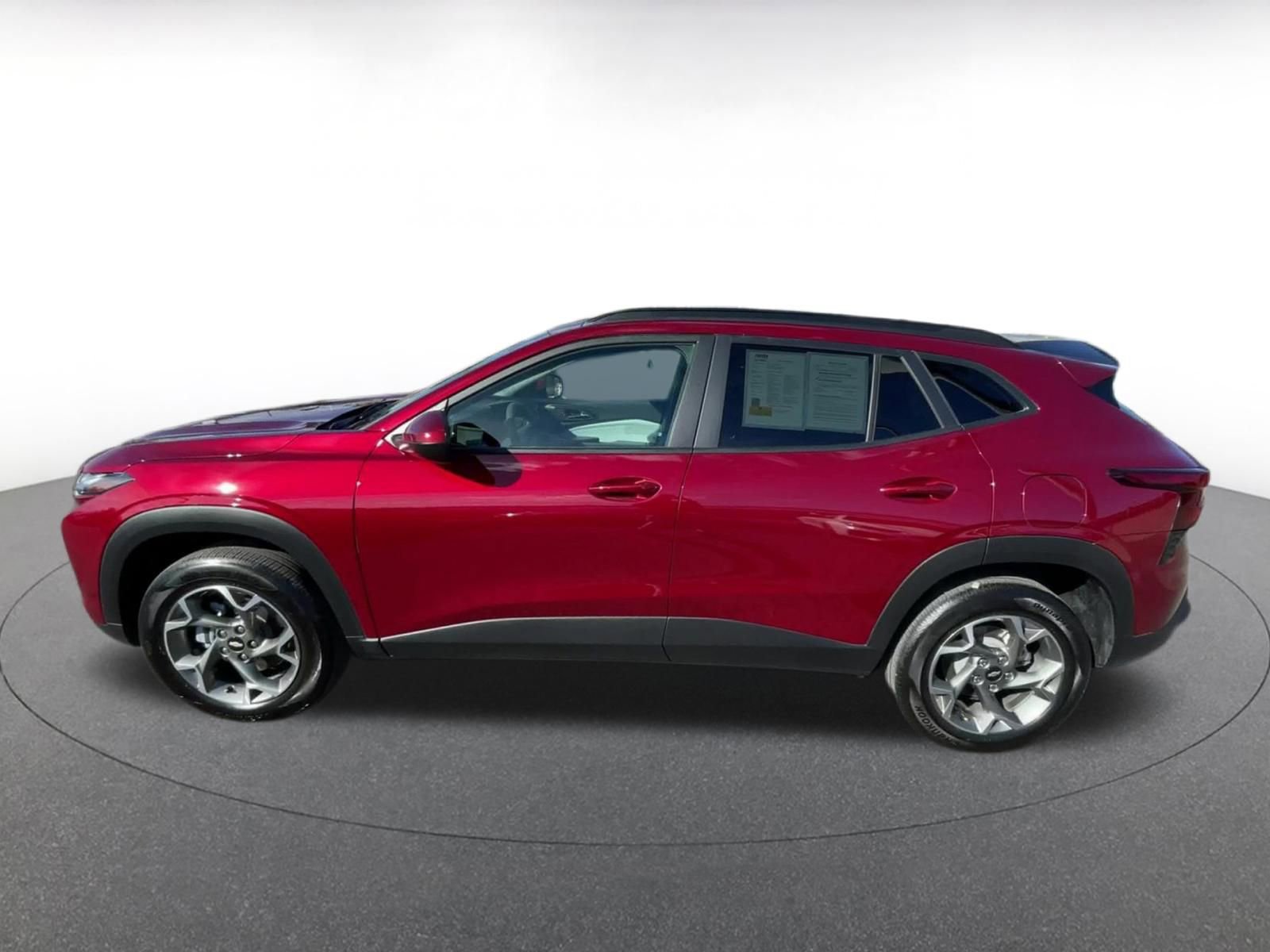 Thumbnail: 2025 Chevrolet Trax - 9